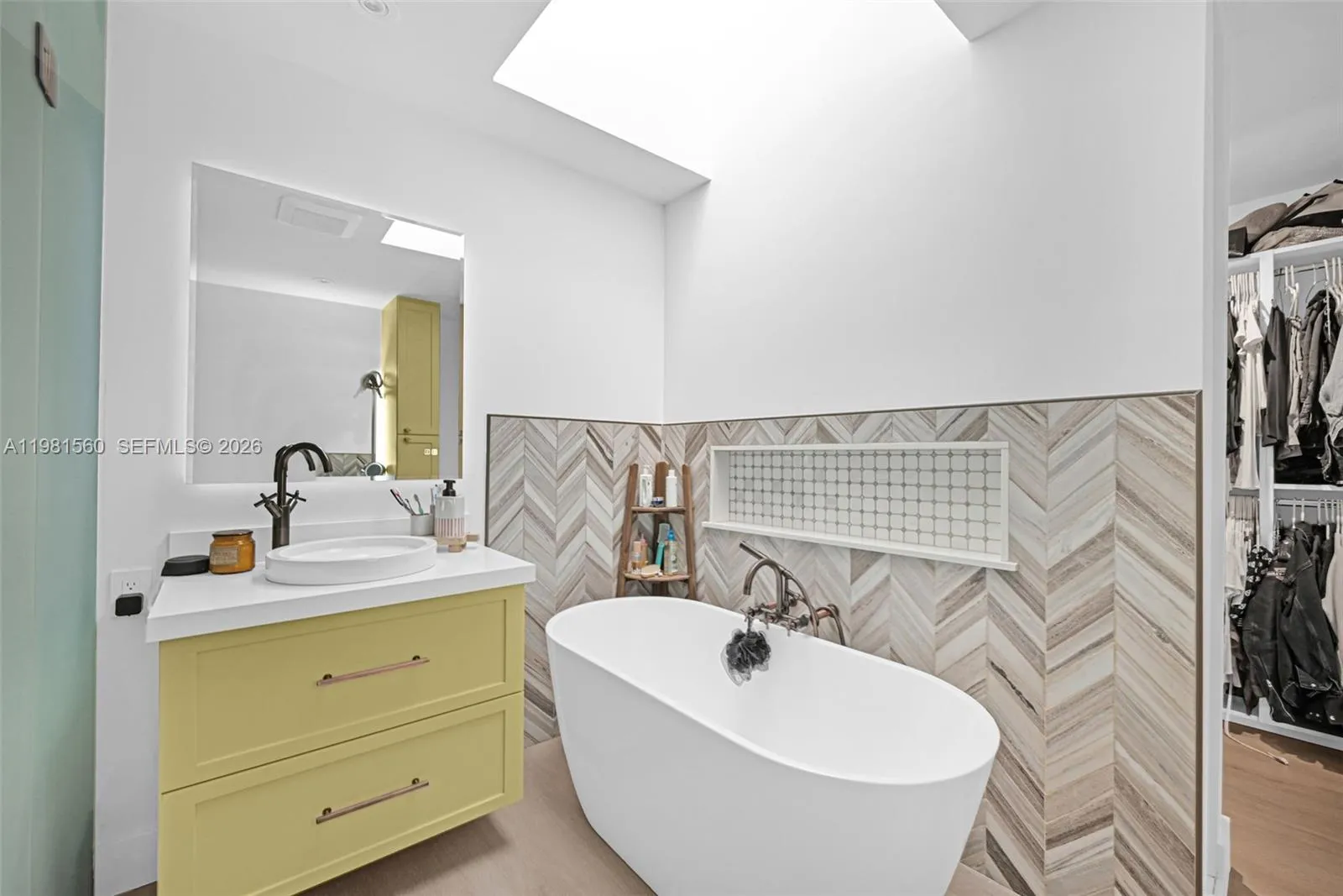 9300 E Calusa Club Dr, Miami, Florida 33186, Miami, Florida 33186, 4 Bedrooms Bedrooms, 8 Rooms Rooms,3 BathroomsBathrooms,Residential,For Sale,9300 E Calusa Club Dr, Miami, Florida 33186,A11981560