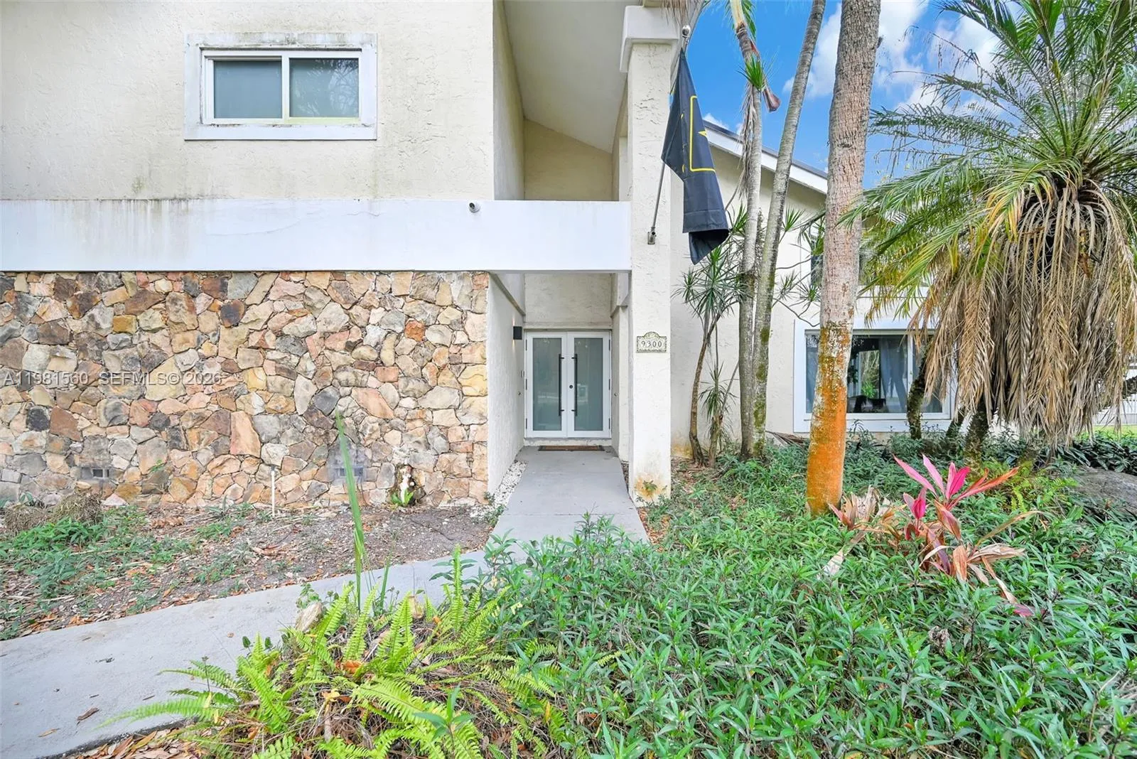 9300 E Calusa Club Dr, Miami, Florida 33186, Miami, Florida 33186, 4 Bedrooms Bedrooms, 8 Rooms Rooms,3 BathroomsBathrooms,Residential,For Sale,9300 E Calusa Club Dr, Miami, Florida 33186,A11981560