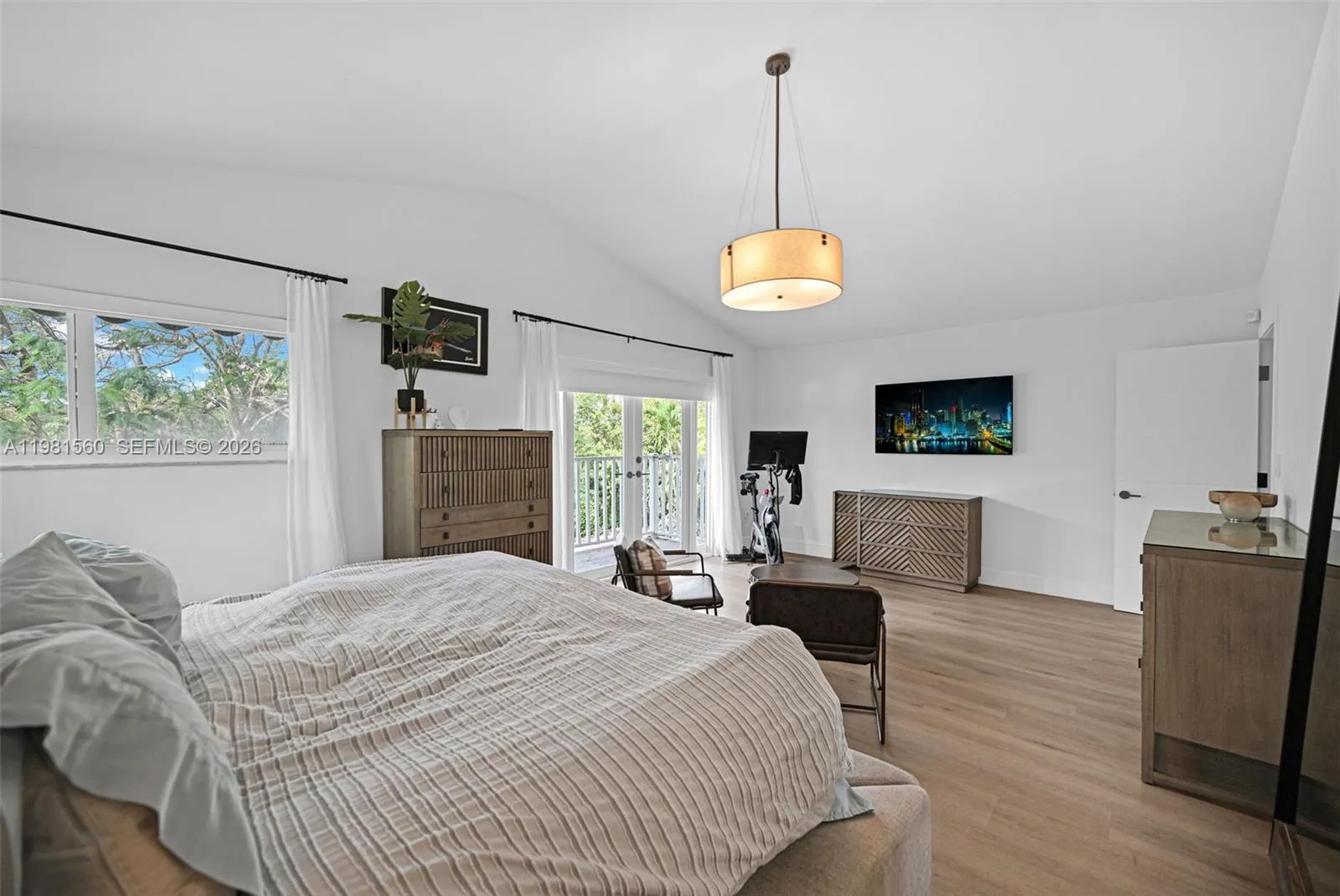 9300 E Calusa Club Dr, Miami, Florida 33186, Miami, Florida 33186, 4 Bedrooms Bedrooms, 8 Rooms Rooms,3 BathroomsBathrooms,Residential,For Sale,9300 E Calusa Club Dr, Miami, Florida 33186,A11981560