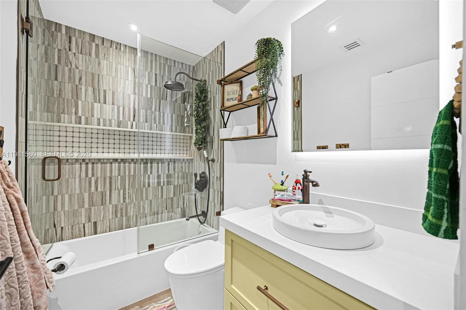 9300 E Calusa Club Dr, Miami, Florida 33186, Miami, Florida 33186, 4 Bedrooms Bedrooms, 8 Rooms Rooms,3 BathroomsBathrooms,Residential,For Sale,9300 E Calusa Club Dr, Miami, Florida 33186,A11981560