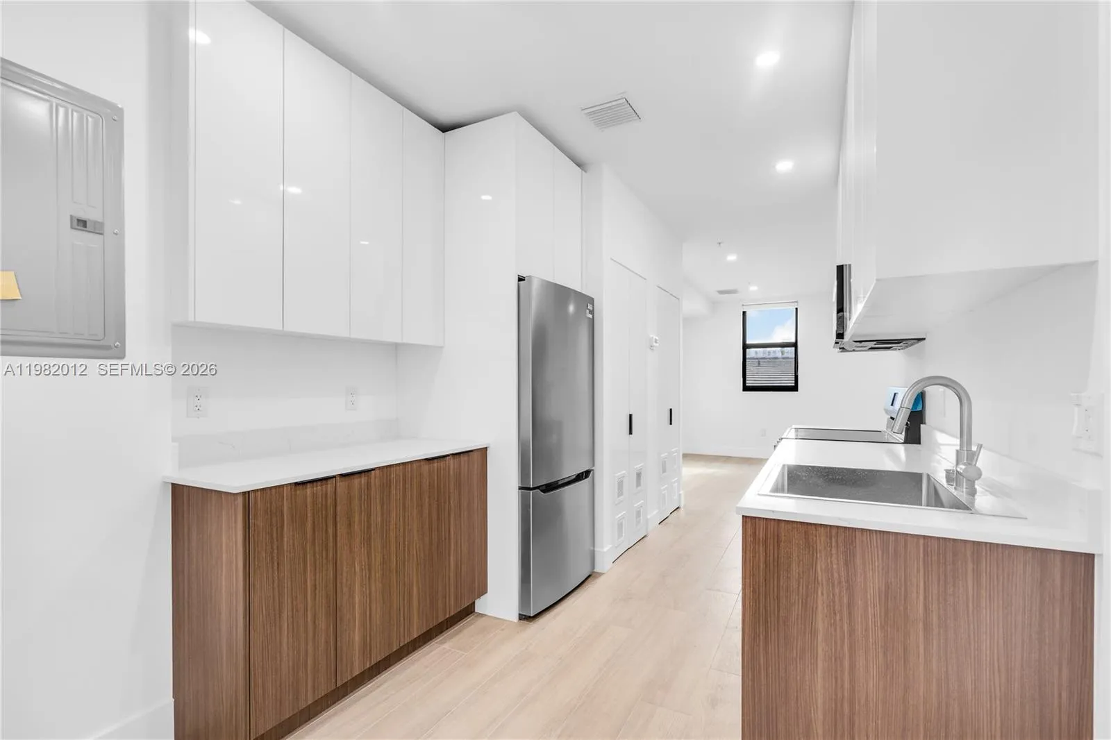 1037 Nw 2nd St 2b, Miami, Florida 33128, Miami, Florida 33128, ,1 BathroomBathrooms,Residential Lease,For Rent,1037 Nw 2nd St 2b, Miami, Florida 33128,A11982012