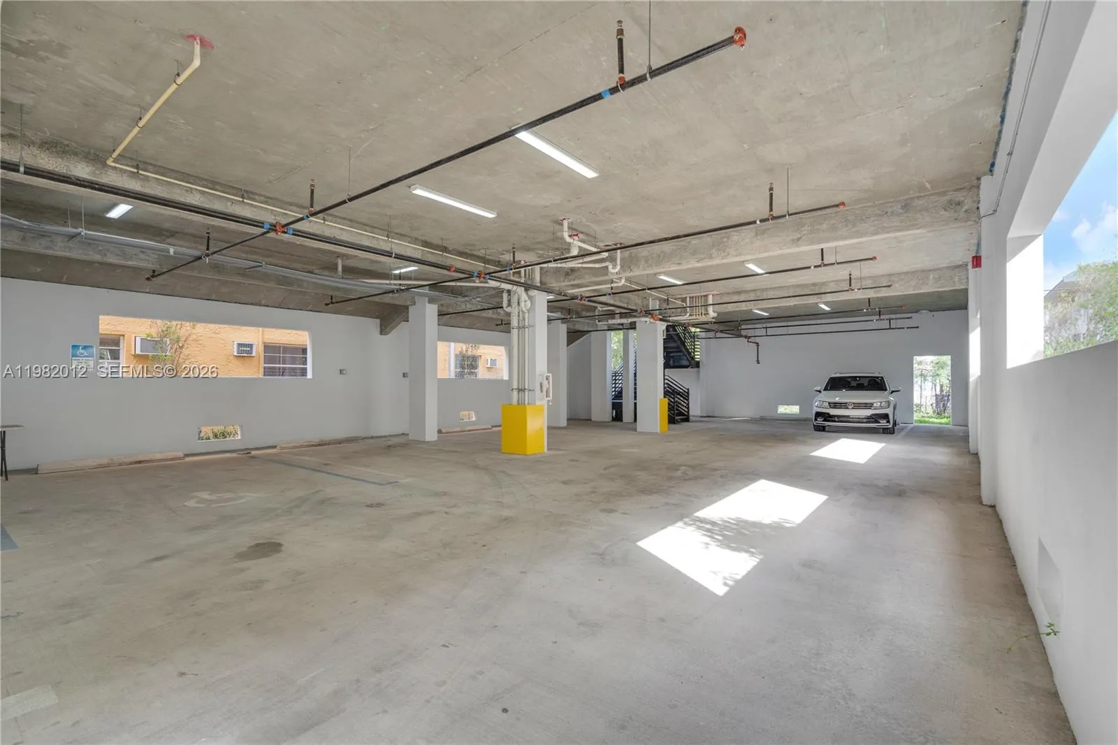 1037 Nw 2nd St 2b, Miami, Florida 33128, Miami, Florida 33128, ,1 BathroomBathrooms,Residential Lease,For Rent,1037 Nw 2nd St 2b, Miami, Florida 33128,A11982012