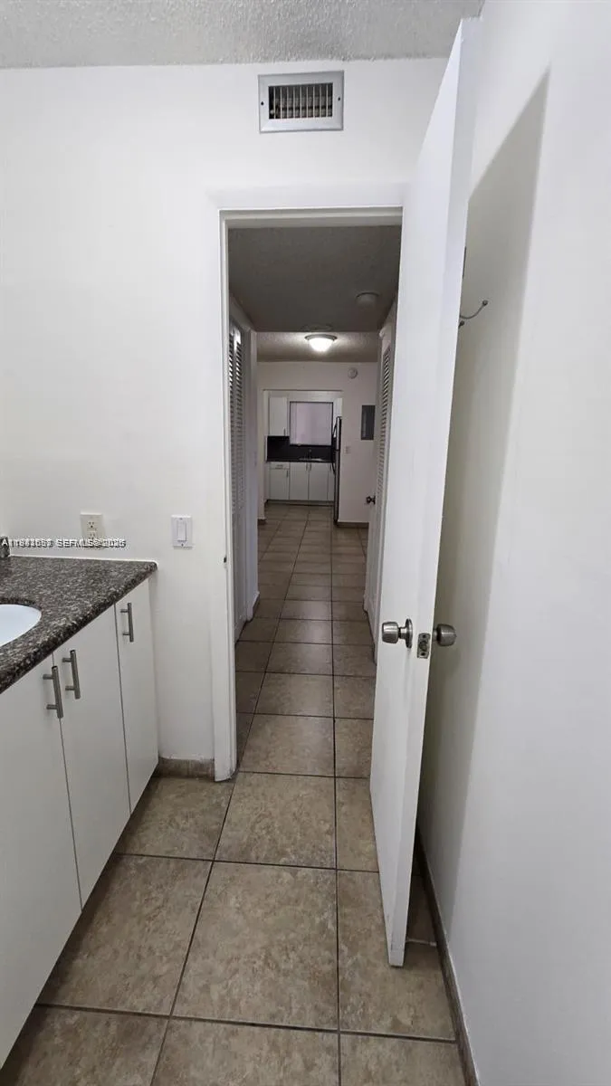 690 Ne 123rd St 208, North Miami, Florida 33161, North Miami, Florida 33161, 1 Bedroom Bedrooms, ,1 BathroomBathrooms,Residential Lease,For Rent,690 Ne 123rd St 208, North Miami, Florida 33161,A11981633