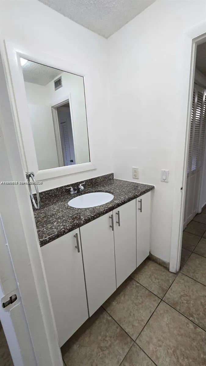 690 Ne 123rd St 208, North Miami, Florida 33161, North Miami, Florida 33161, 1 Bedroom Bedrooms, ,1 BathroomBathrooms,Residential Lease,For Rent,690 Ne 123rd St 208, North Miami, Florida 33161,A11981633
