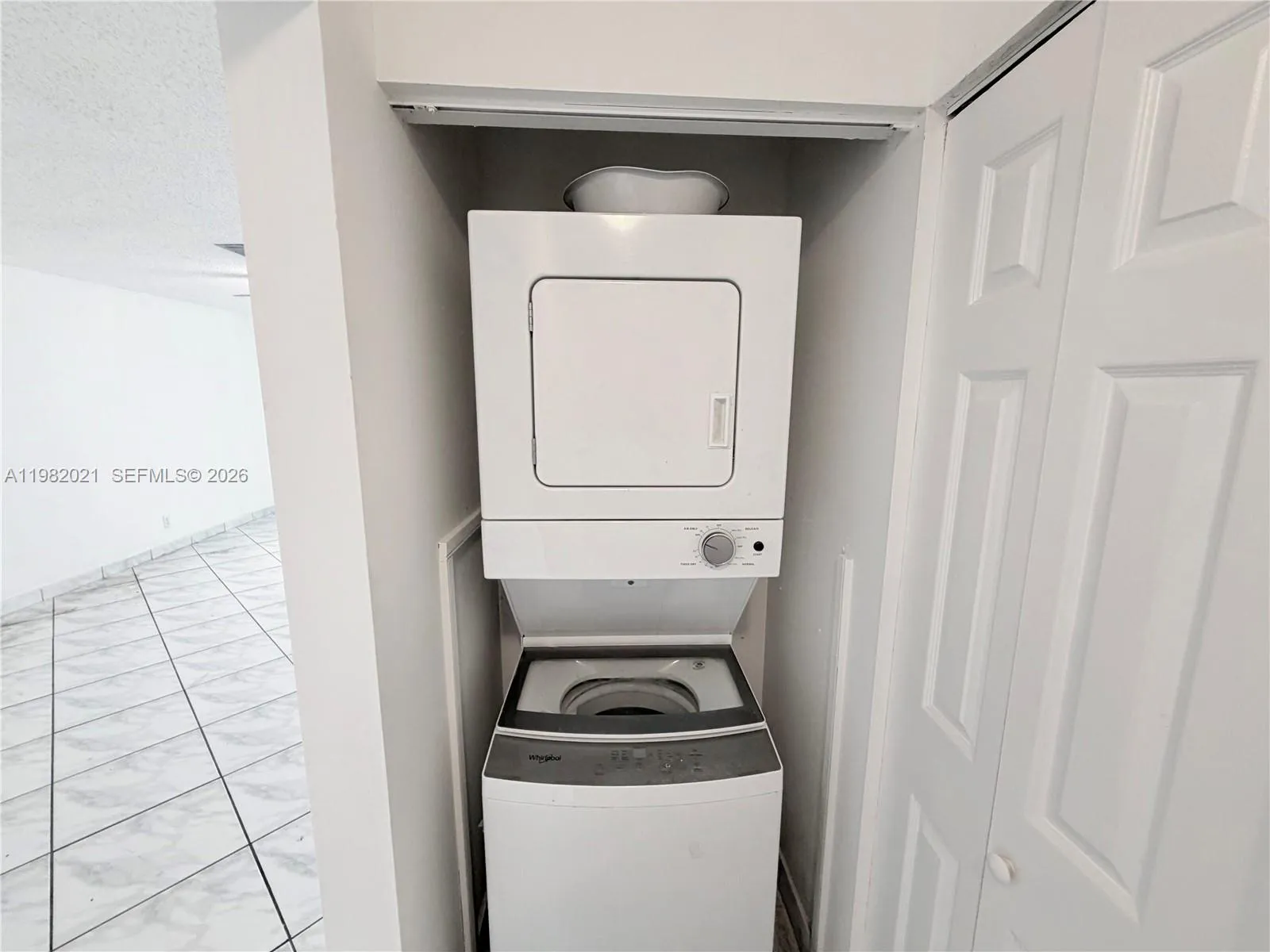 206 Lake Pointe Dr 206, Oakland Park, Florida 3330, Oakland Park, Florida 33309, 2 Bedrooms Bedrooms, ,2 BathroomsBathrooms,Residential Lease,For Rent,206 Lake Pointe Dr 206, Oakland Park, Florida 3330,A11982021