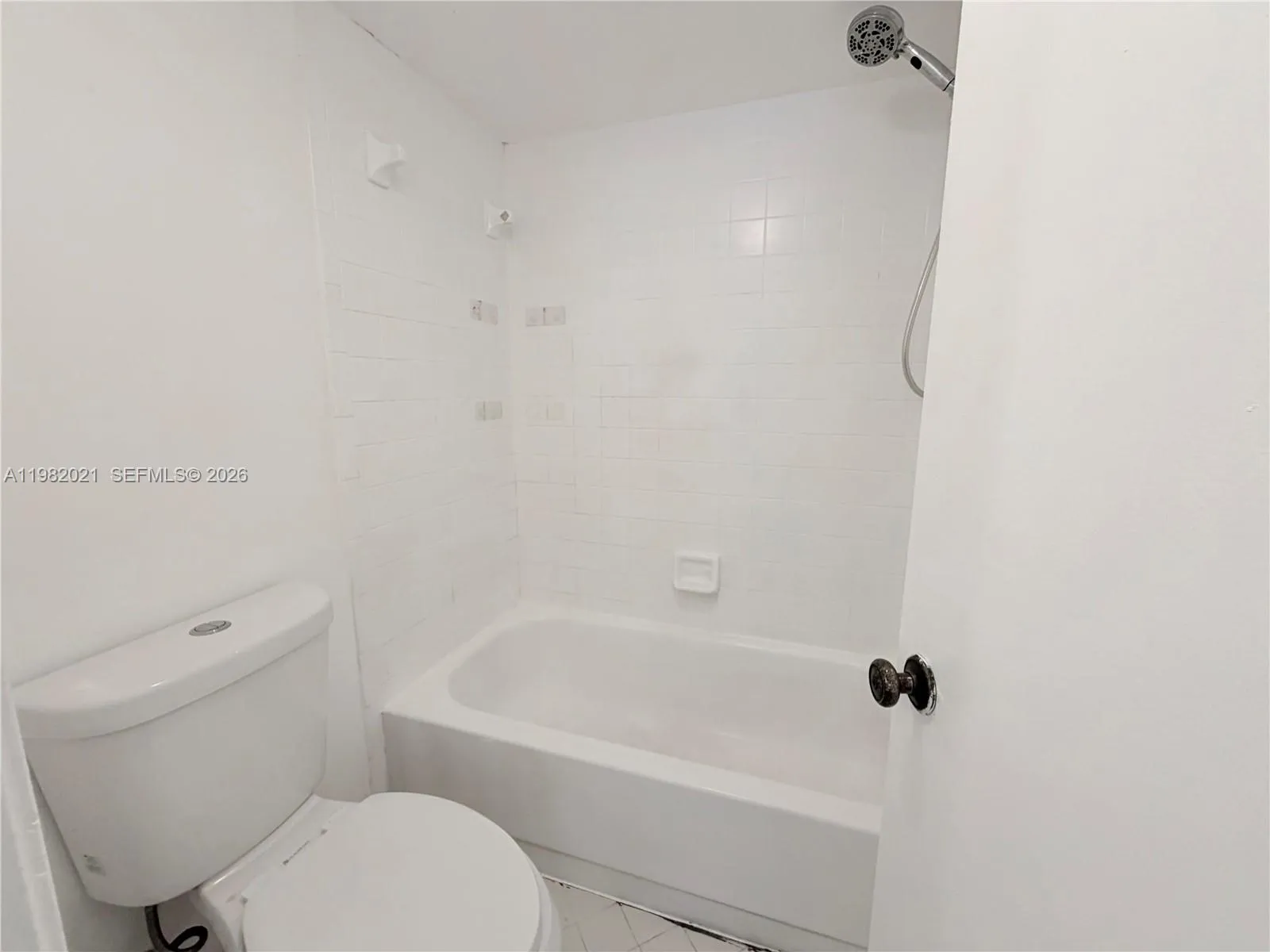 206 Lake Pointe Dr 206, Oakland Park, Florida 3330, Oakland Park, Florida 33309, 2 Bedrooms Bedrooms, ,2 BathroomsBathrooms,Residential Lease,For Rent,206 Lake Pointe Dr 206, Oakland Park, Florida 3330,A11982021
