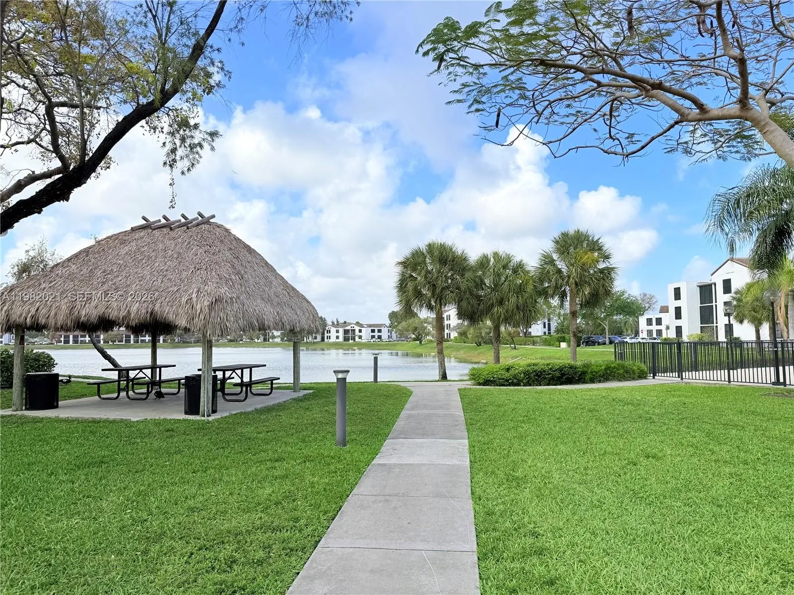 206 Lake Pointe Dr 206, Oakland Park, Florida 3330, Oakland Park, Florida 33309, 2 Bedrooms Bedrooms, ,2 BathroomsBathrooms,Residential Lease,For Rent,206 Lake Pointe Dr 206, Oakland Park, Florida 3330,A11982021