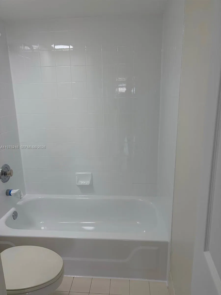 2351 Douglas Rd 1005, Miami, Florida 33145, Miami, Florida 33145, 1 Bedroom Bedrooms, ,1 BathroomBathrooms,Residential Lease,For Rent,2351 Douglas Rd 1005, Miami, Florida 33145,A11975218