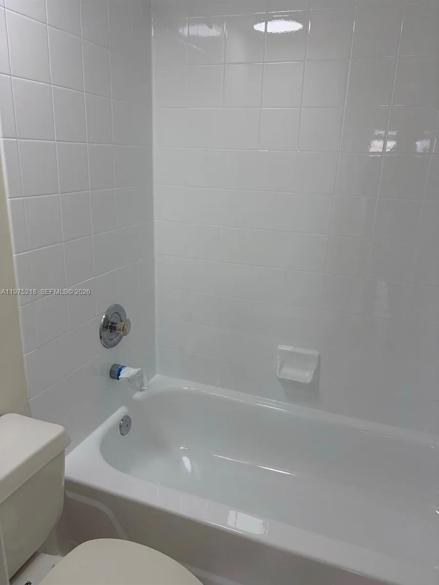 2351 Douglas Rd 1005, Miami, Florida 33145, Miami, Florida 33145, 1 Bedroom Bedrooms, ,1 BathroomBathrooms,Residential Lease,For Rent,2351 Douglas Rd 1005, Miami, Florida 33145,A11975218