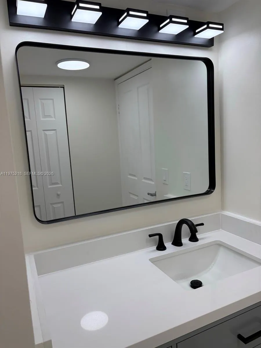 2351 Douglas Rd 1005, Miami, Florida 33145, Miami, Florida 33145, 1 Bedroom Bedrooms, ,1 BathroomBathrooms,Residential Lease,For Rent,2351 Douglas Rd 1005, Miami, Florida 33145,A11975218