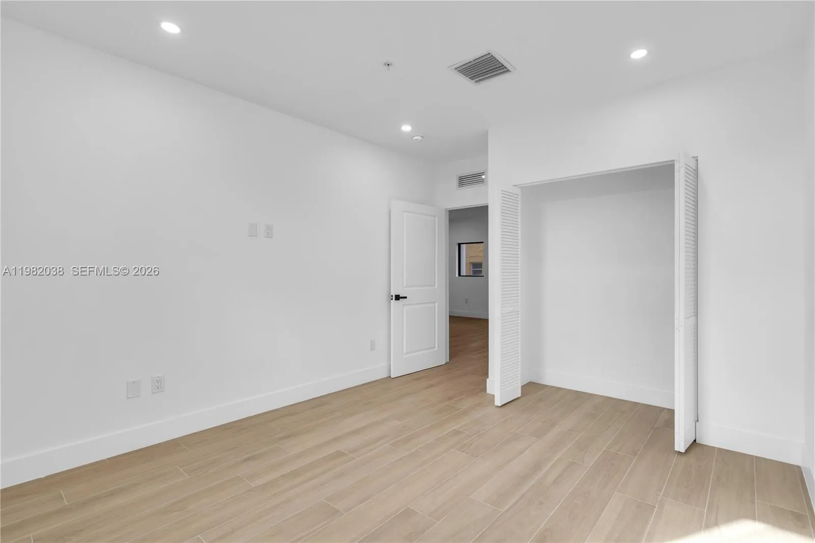 1037 Nw 2nd St 2c, Miami, Florida 33128, Miami, Florida 33128, 2 Bedrooms Bedrooms, ,1 BathroomBathrooms,Residential Lease,For Rent,1037 Nw 2nd St 2c, Miami, Florida 33128,A11982038