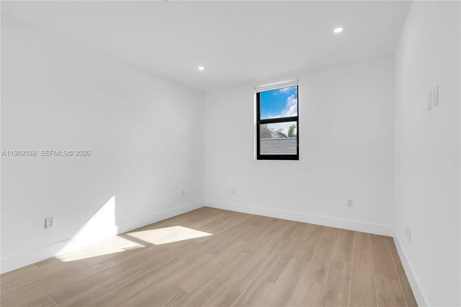 1037 Nw 2nd St 2c, Miami, Florida 33128, Miami, Florida 33128, 2 Bedrooms Bedrooms, ,1 BathroomBathrooms,Residential Lease,For Rent,1037 Nw 2nd St 2c, Miami, Florida 33128,A11982038