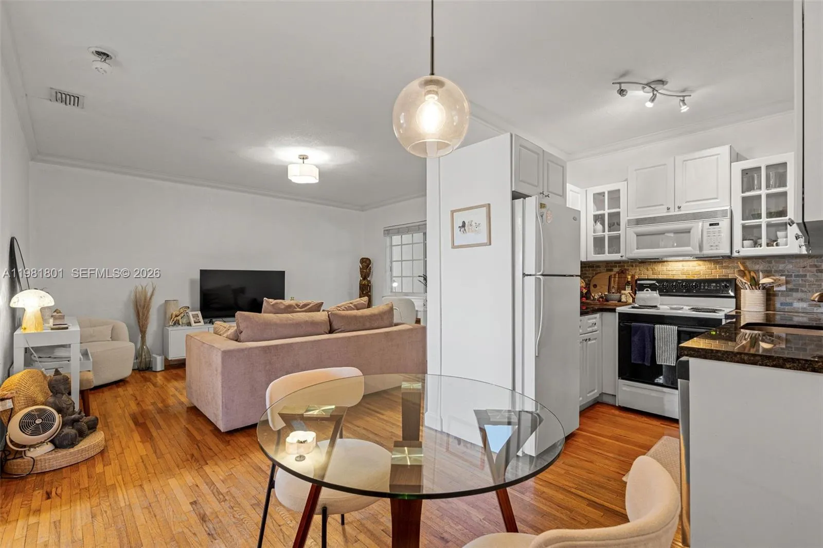 45 Antilla Ave 3c, Coral Gables, Florida 33134, Coral Gables, Florida 33134, 1 Bedroom Bedrooms, ,1 BathroomBathrooms,Residential Lease,For Rent,45 Antilla Ave 3c, Coral Gables, Florida 33134,A11981801