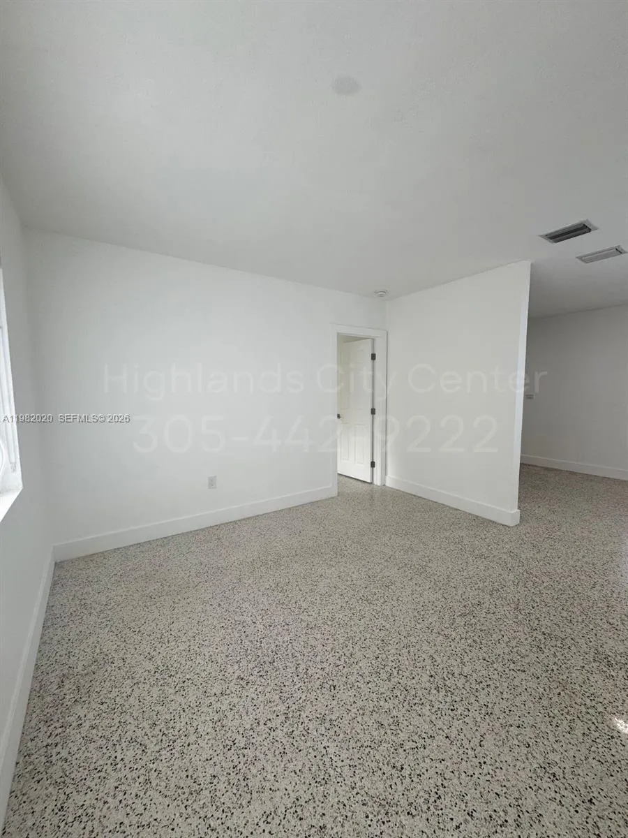 1230 Nw 8th Ct A, Miami, Florida 33136, Miami, Florida 33136, 1 Bedroom Bedrooms, ,1 BathroomBathrooms,Residential Lease,For Rent,1230 Nw 8th Ct A, Miami, Florida 33136,A11982020