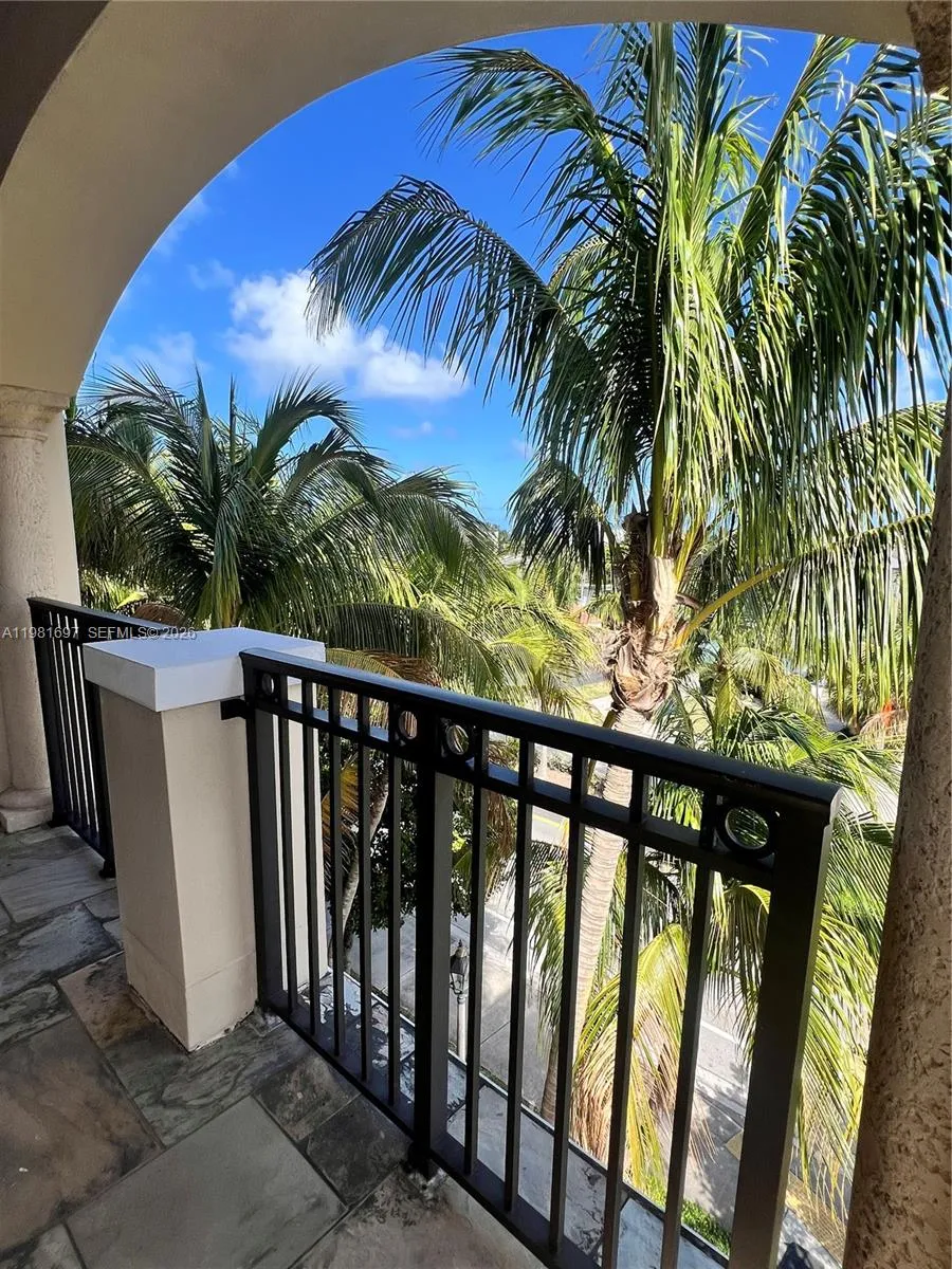 2401 N Ocean Blvd 500, Fort Lauderdale, Florida 33, Fort Lauderdale, Florida 33305, 2 Bedrooms Bedrooms, ,2 BathroomsBathrooms,Residential Lease,For Rent,2401 N Ocean Blvd 500, Fort Lauderdale, Florida 33,A11981697