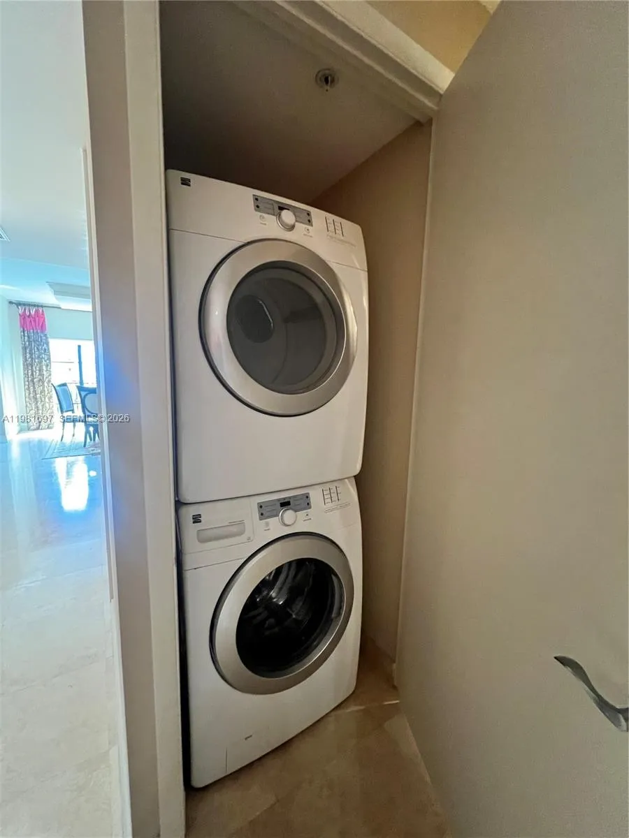 2401 N Ocean Blvd 500, Fort Lauderdale, Florida 33, Fort Lauderdale, Florida 33305, 2 Bedrooms Bedrooms, ,2 BathroomsBathrooms,Residential Lease,For Rent,2401 N Ocean Blvd 500, Fort Lauderdale, Florida 33,A11981697