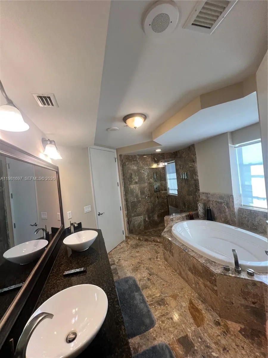 2401 N Ocean Blvd 500, Fort Lauderdale, Florida 33, Fort Lauderdale, Florida 33305, 2 Bedrooms Bedrooms, ,2 BathroomsBathrooms,Residential Lease,For Rent,2401 N Ocean Blvd 500, Fort Lauderdale, Florida 33,A11981697