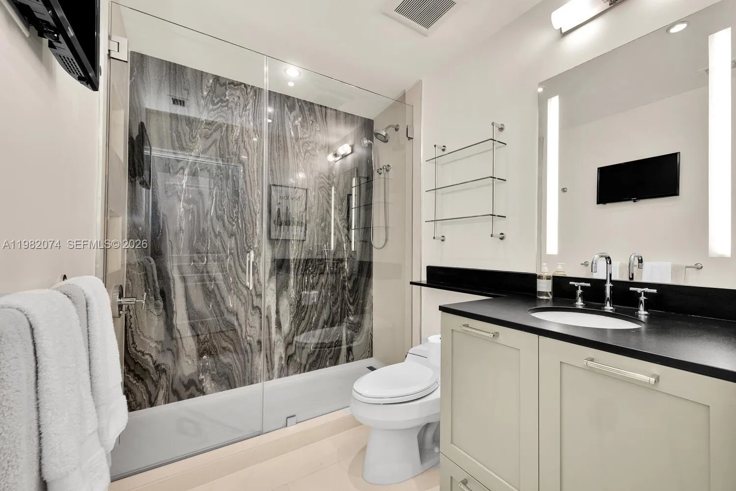 2645 S Bayshore Dr 1802, Miami, Florida 33133, Miami, Florida 33133, 2 Bedrooms Bedrooms, ,2 BathroomsBathrooms,Residential Lease,For Rent,2645 S Bayshore Dr 1802, Miami, Florida 33133,A11982074