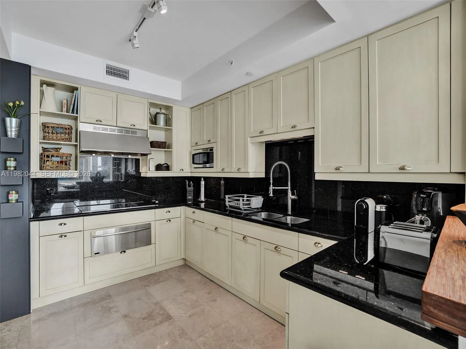 3201 Ne 183rd St 301, Aventura, Florida 33160, Aventura, Florida 33160, 4 Bedrooms Bedrooms, ,6 BathroomsBathrooms,Residential,For Sale,3201 Ne 183rd St 301, Aventura, Florida 33160,A11982044