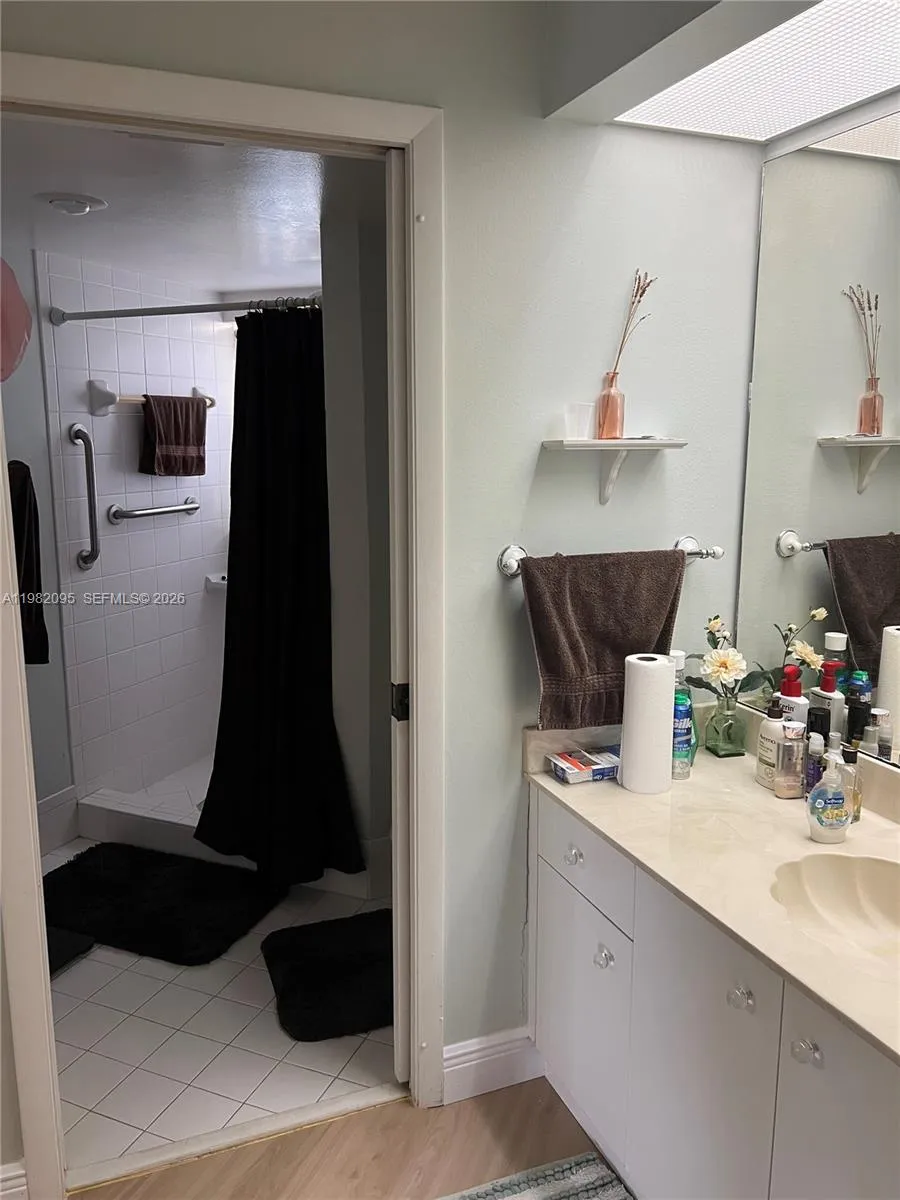 2525 Se 19th Pl 105-b, Homestead, Florida 33035, Homestead, Florida 33035, 3 Bedrooms Bedrooms, ,2 BathroomsBathrooms,Residential Lease,For Rent,2525 Se 19th Pl 105-b, Homestead, Florida 33035,A11982095