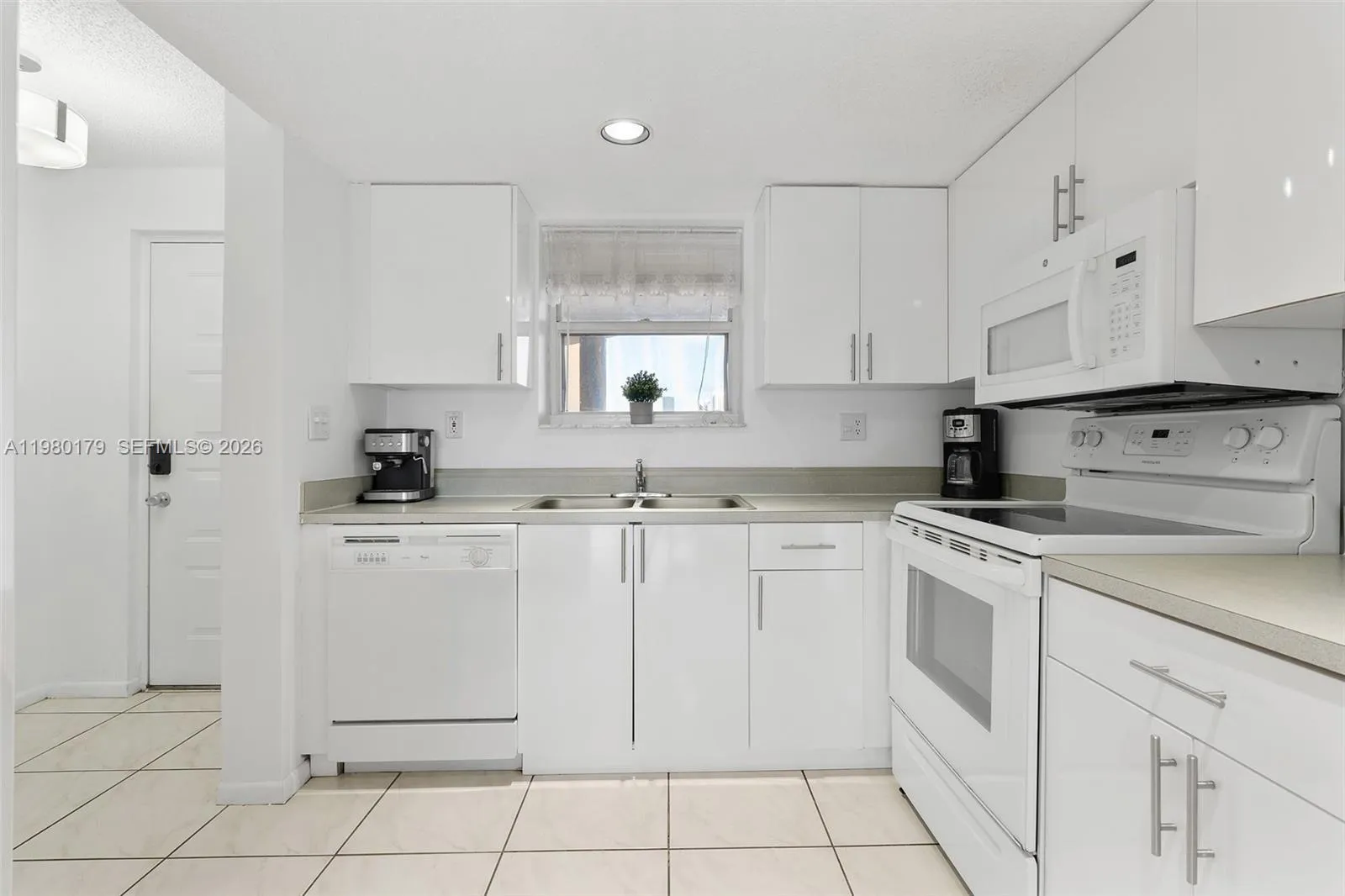 17801 N Bay Rd 607, Sunny Isles Beach, Florida 331, Sunny Isles Beach, Florida 33160, 2 Bedrooms Bedrooms, ,2 BathroomsBathrooms,Residential,For Sale,17801 N Bay Rd 607, Sunny Isles Beach, Florida 331,A11980179