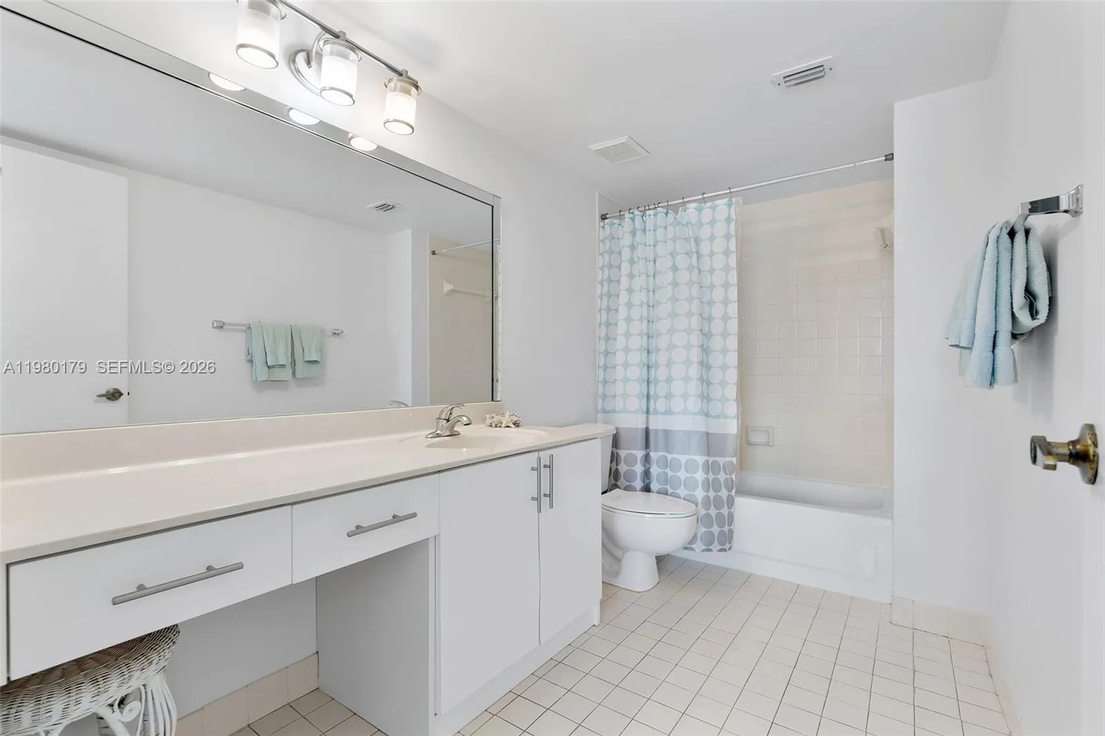 17801 N Bay Rd 607, Sunny Isles Beach, Florida 331, Sunny Isles Beach, Florida 33160, 2 Bedrooms Bedrooms, ,2 BathroomsBathrooms,Residential,For Sale,17801 N Bay Rd 607, Sunny Isles Beach, Florida 331,A11980179