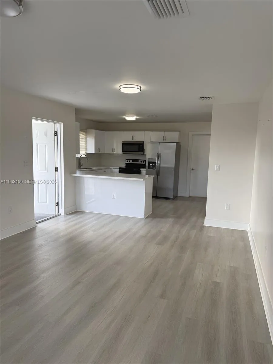 10384 Sw 173rd St 2, Miami, Florida 33157, Miami, Florida 33157, 3 Bedrooms Bedrooms, ,2 BathroomsBathrooms,Residential Lease,For Rent,10384 Sw 173rd St 2, Miami, Florida 33157,A11982100
