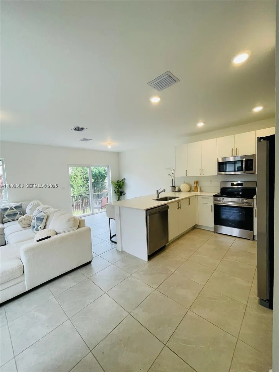 5000 Sw 37th St, Pembroke Park, Florida 33023, Pembroke Park, Florida 33023, 3 Bedrooms Bedrooms, ,2 BathroomsBathrooms,Residential,For Sale,5000 Sw 37th St, Pembroke Park, Florida 33023,A11982103
