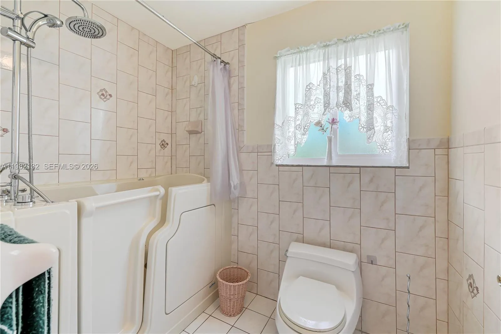 11541 Sw 100th St, Miami, Florida 33176, Miami, Florida 33176, 3 Bedrooms Bedrooms, ,2 BathroomsBathrooms,Residential,For Sale,11541 Sw 100th St, Miami, Florida 33176,A11982132