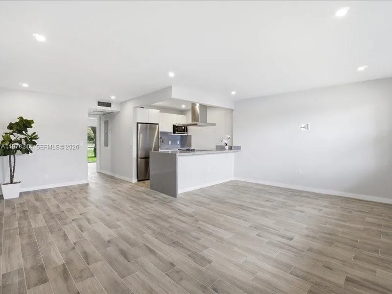 301 Sw 135th Ave 108c, Pembroke Pines, Florida 330, Pembroke Pines, Florida 33027, 1 Bedroom Bedrooms, ,1 BathroomBathrooms,Residential,For Sale,301 Sw 135th Ave 108c, Pembroke Pines, Florida 330,A11978244