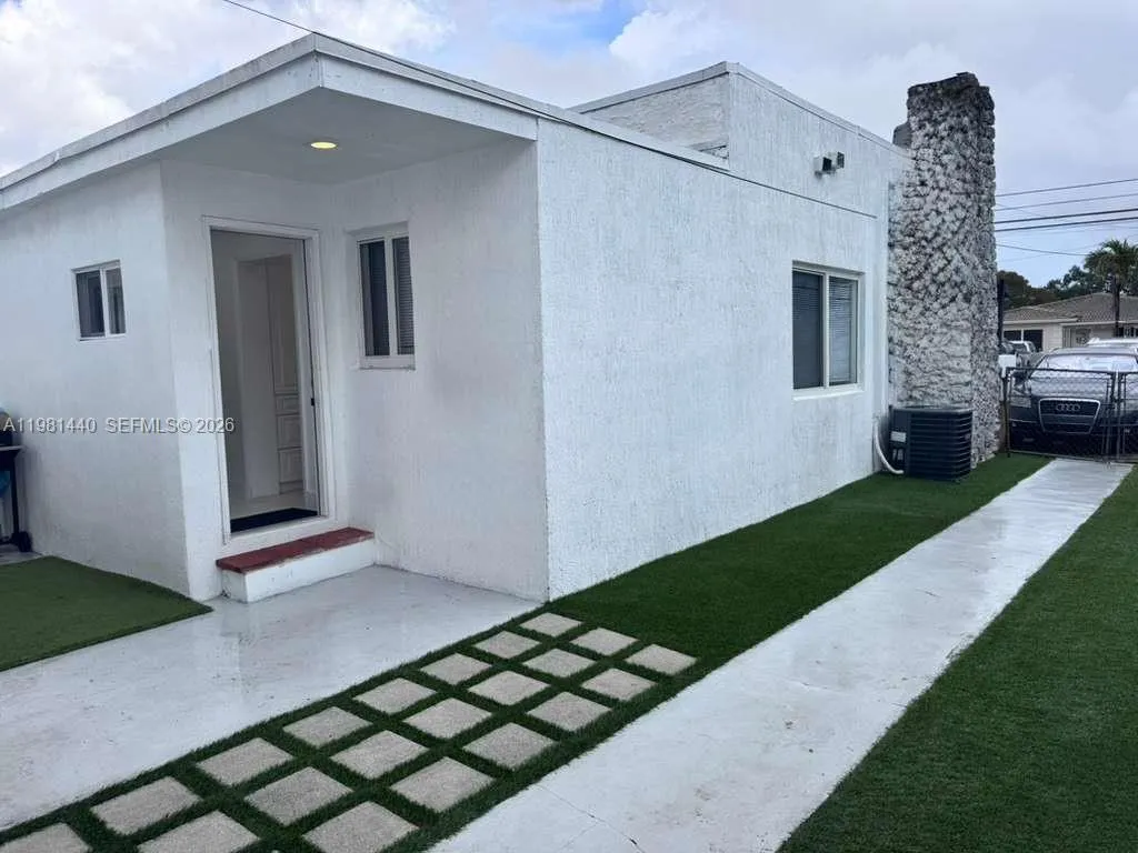 2036 Sw 57th Ct 2036, Miami, Florida 33155, Miami, Florida 33155, 3 Bedrooms Bedrooms, ,2 BathroomsBathrooms,Residential Lease,For Rent,2036 Sw 57th Ct 2036, Miami, Florida 33155,A11981440