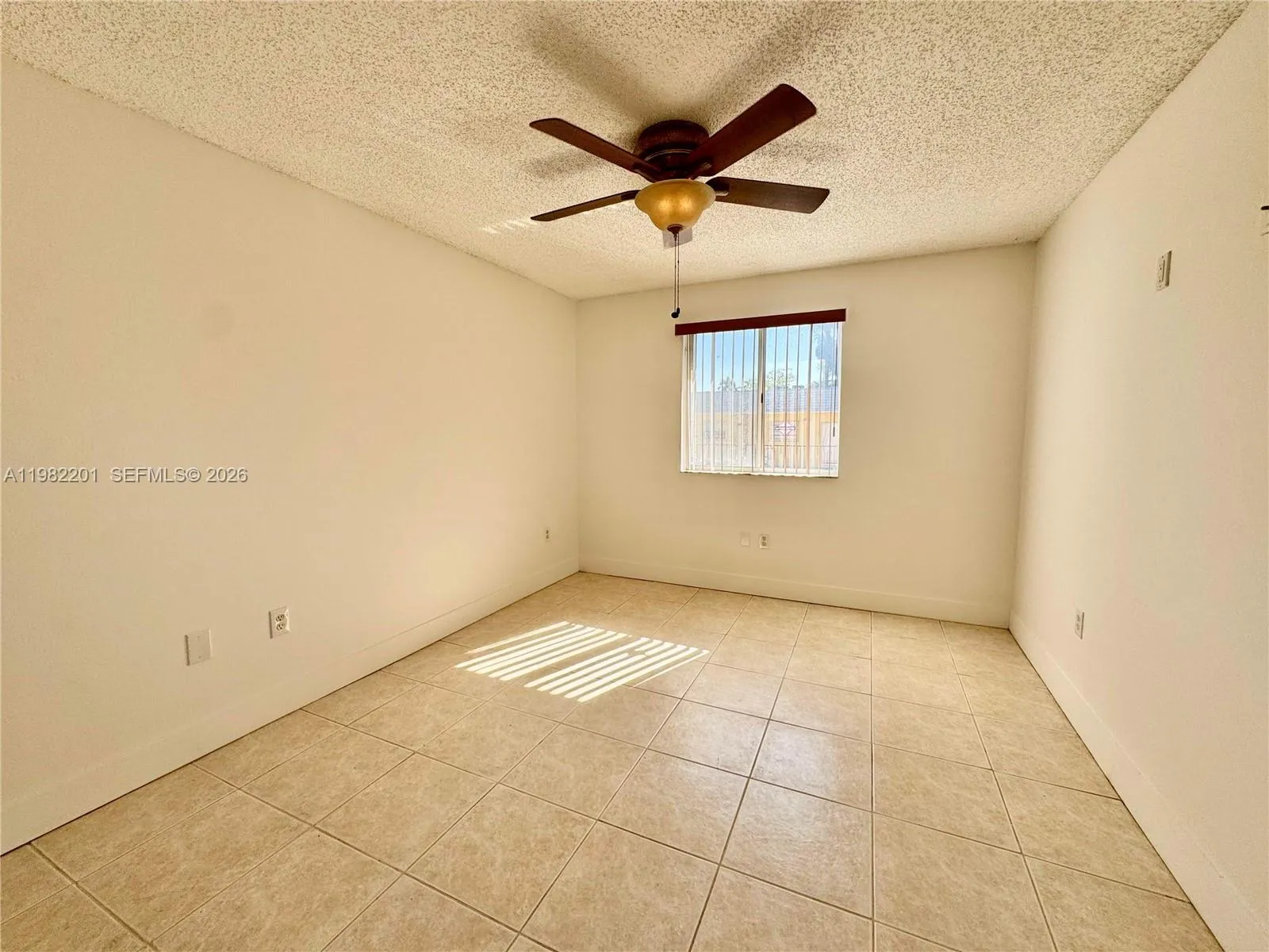 4681 Nw 9th St 211, Miami, Florida 33126, Miami, Florida 33126, 2 Bedrooms Bedrooms, ,2 BathroomsBathrooms,Residential Lease,For Rent,4681 Nw 9th St 211, Miami, Florida 33126,A11982201