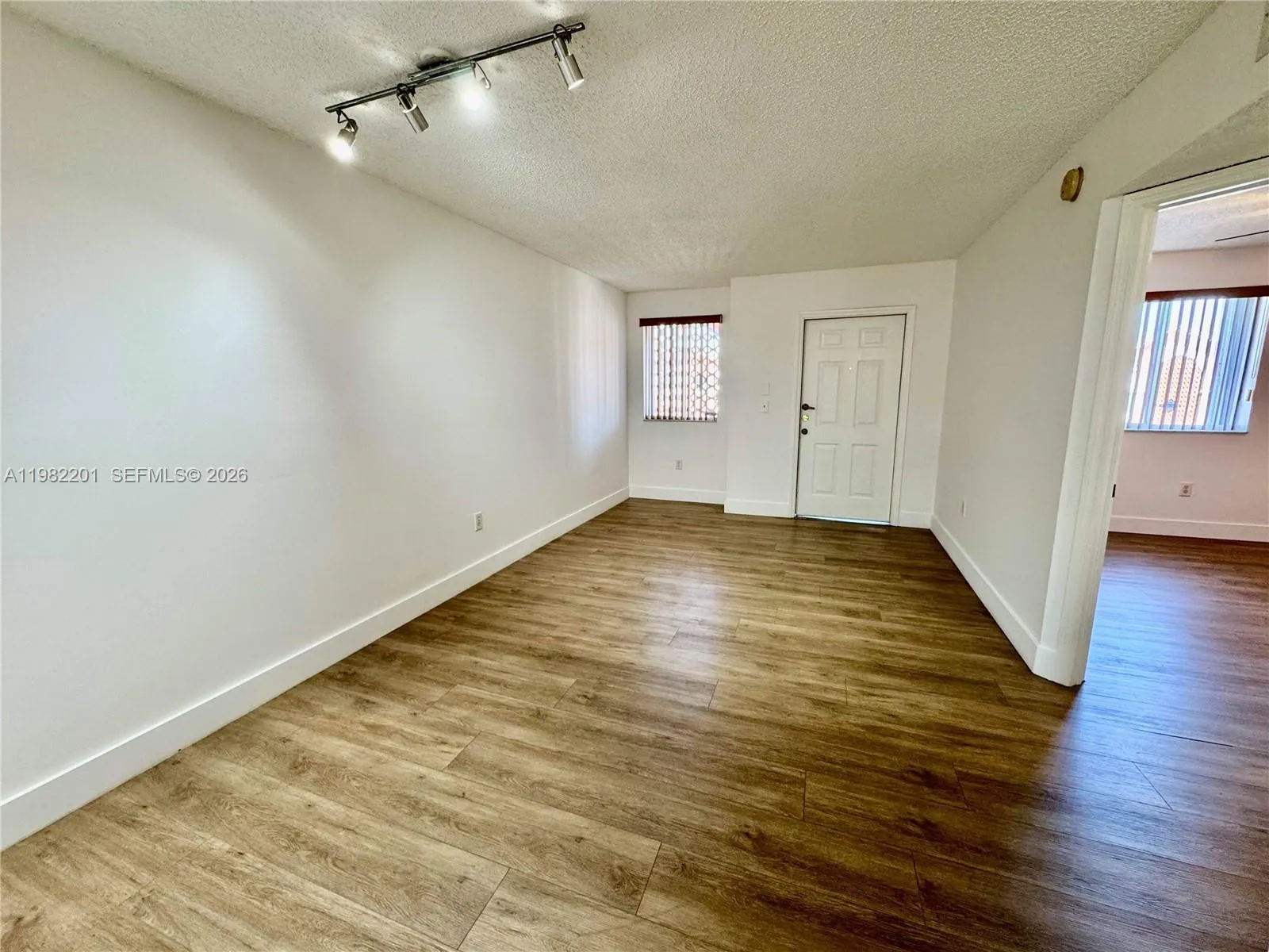 4681 Nw 9th St 211, Miami, Florida 33126, Miami, Florida 33126, 2 Bedrooms Bedrooms, ,2 BathroomsBathrooms,Residential Lease,For Rent,4681 Nw 9th St 211, Miami, Florida 33126,A11982201