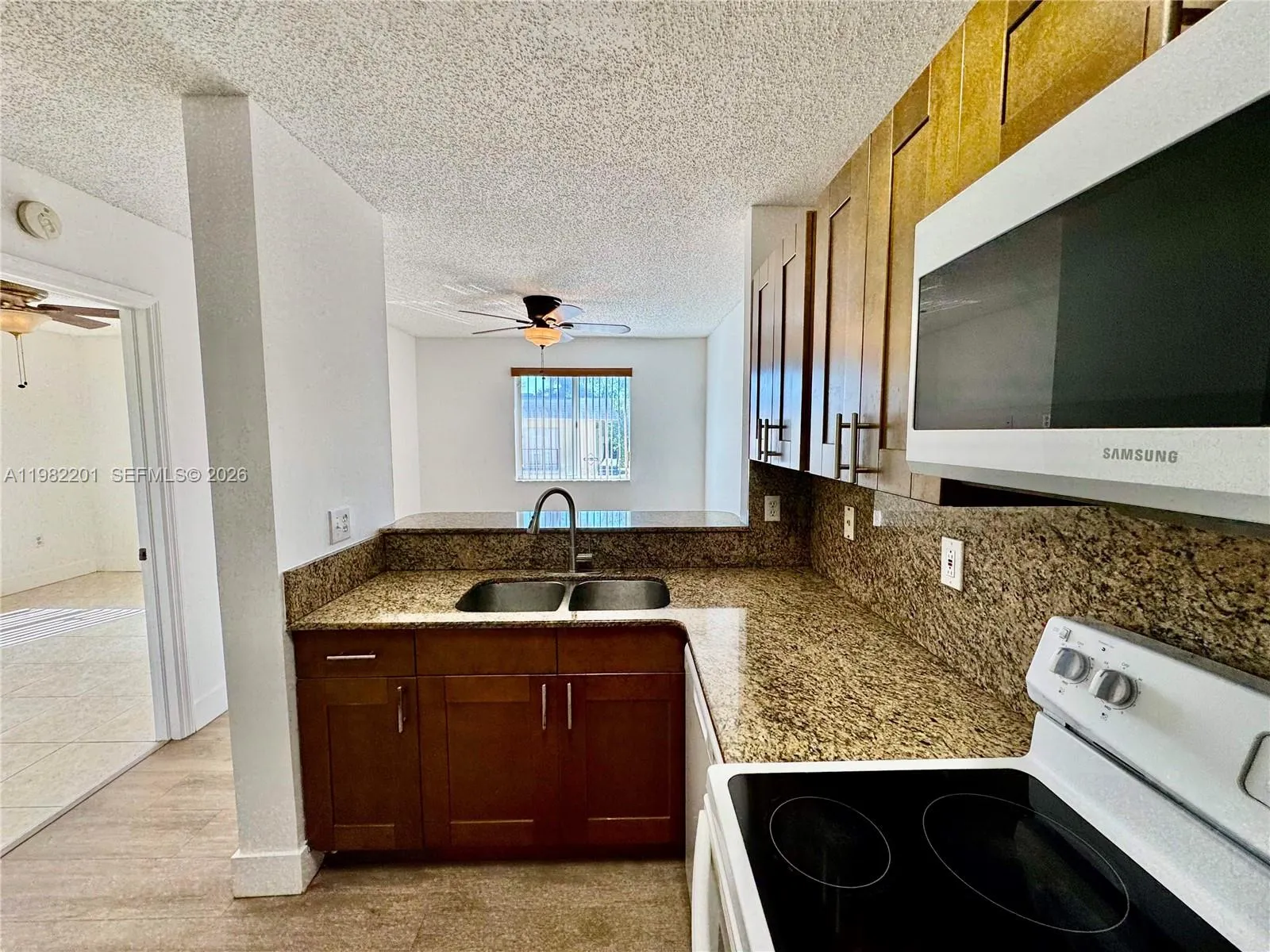 4681 Nw 9th St 211, Miami, Florida 33126, Miami, Florida 33126, 2 Bedrooms Bedrooms, ,2 BathroomsBathrooms,Residential Lease,For Rent,4681 Nw 9th St 211, Miami, Florida 33126,A11982201