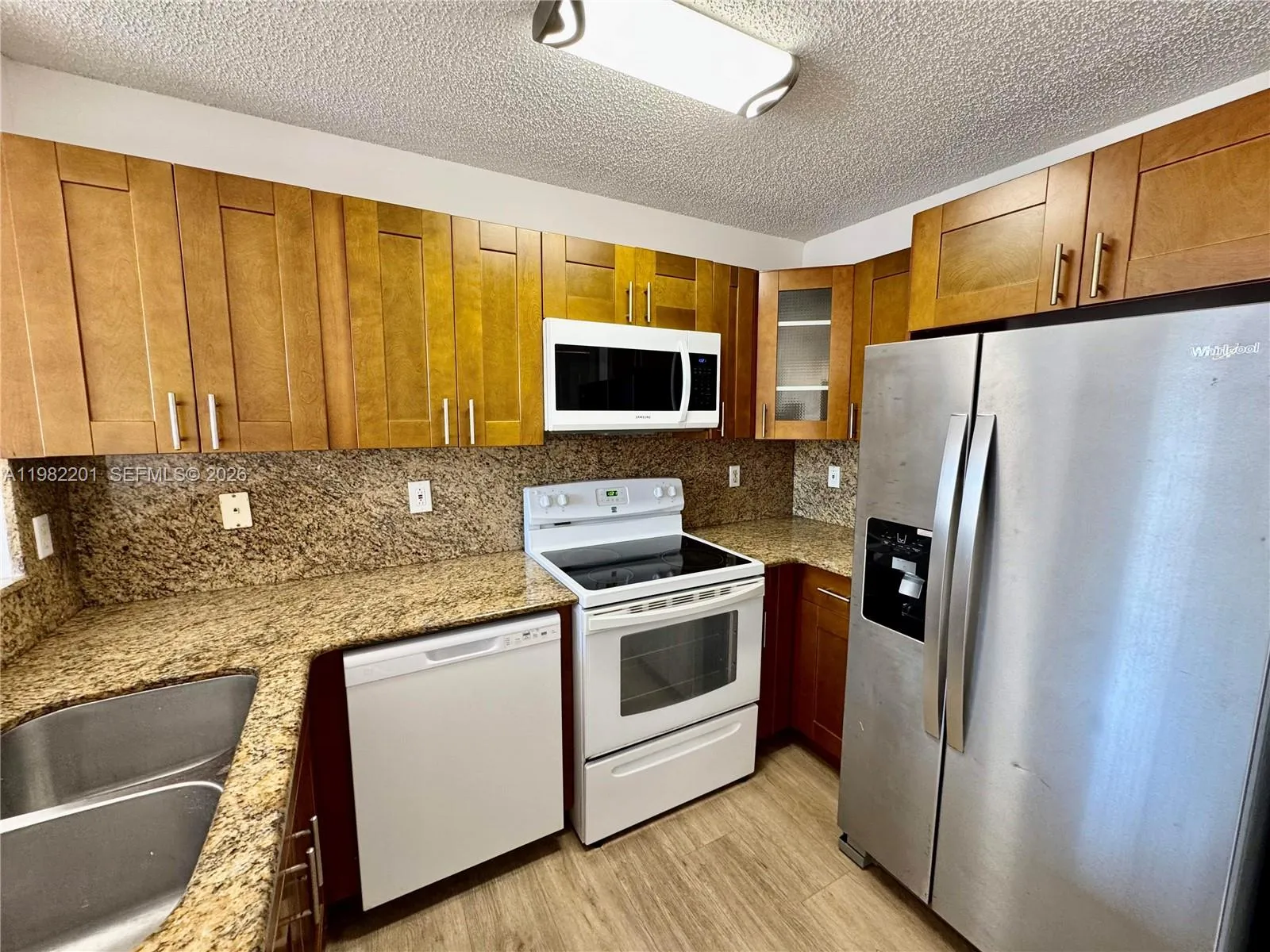 4681 Nw 9th St 211, Miami, Florida 33126, Miami, Florida 33126, 2 Bedrooms Bedrooms, ,2 BathroomsBathrooms,Residential Lease,For Rent,4681 Nw 9th St 211, Miami, Florida 33126,A11982201