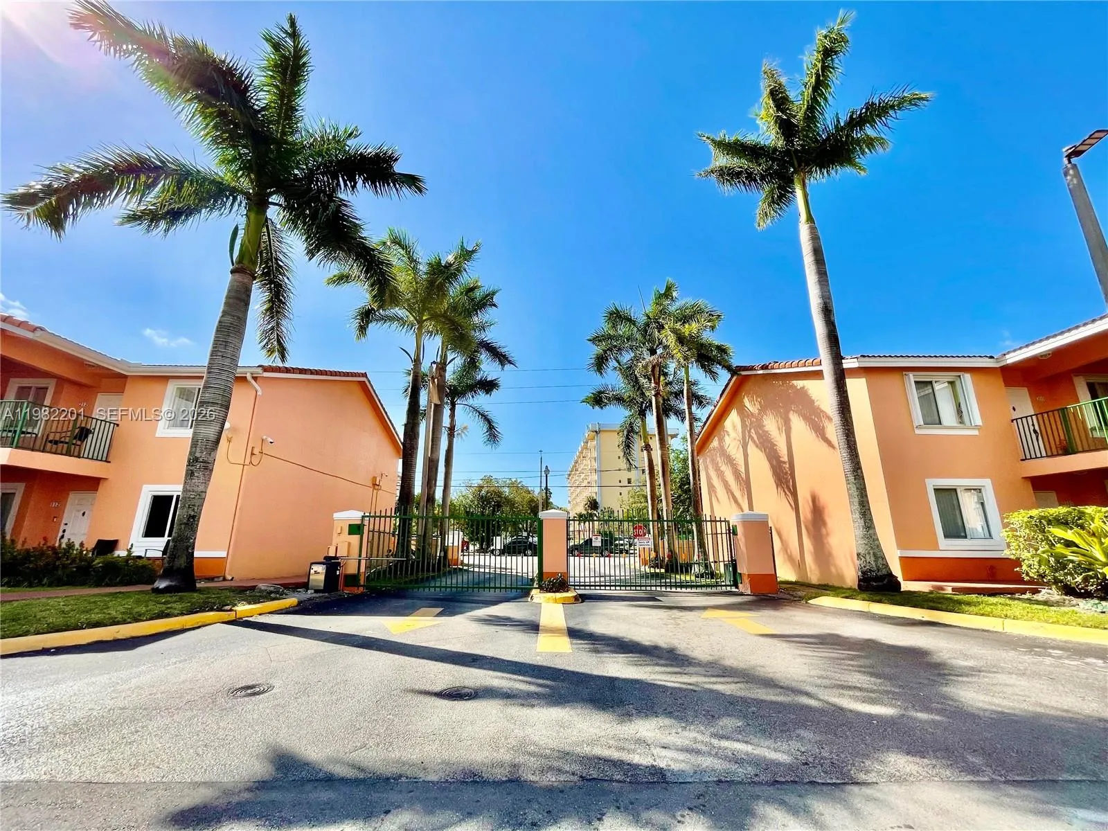 4681 Nw 9th St 211, Miami, Florida 33126, Miami, Florida 33126, 2 Bedrooms Bedrooms, ,2 BathroomsBathrooms,Residential Lease,For Rent,4681 Nw 9th St 211, Miami, Florida 33126,A11982201
