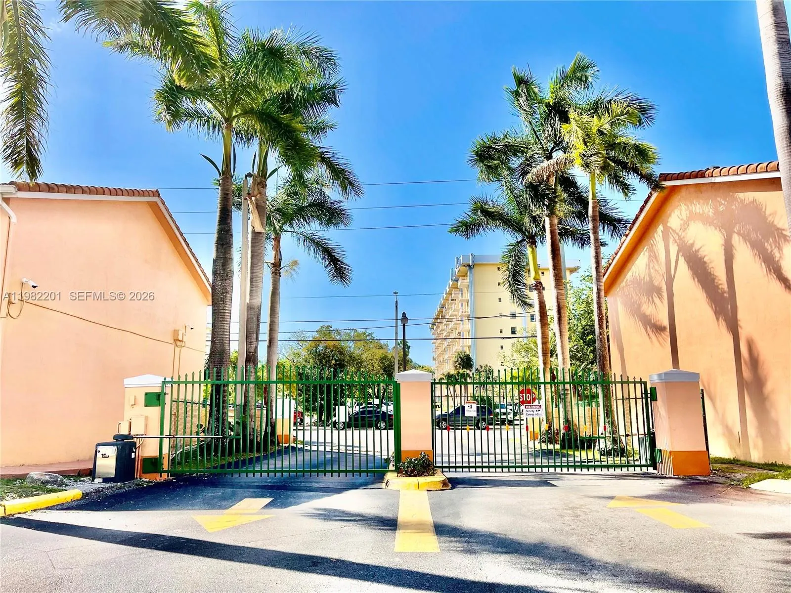 4681 Nw 9th St 211, Miami, Florida 33126, Miami, Florida 33126, 2 Bedrooms Bedrooms, ,2 BathroomsBathrooms,Residential Lease,For Rent,4681 Nw 9th St 211, Miami, Florida 33126,A11982201