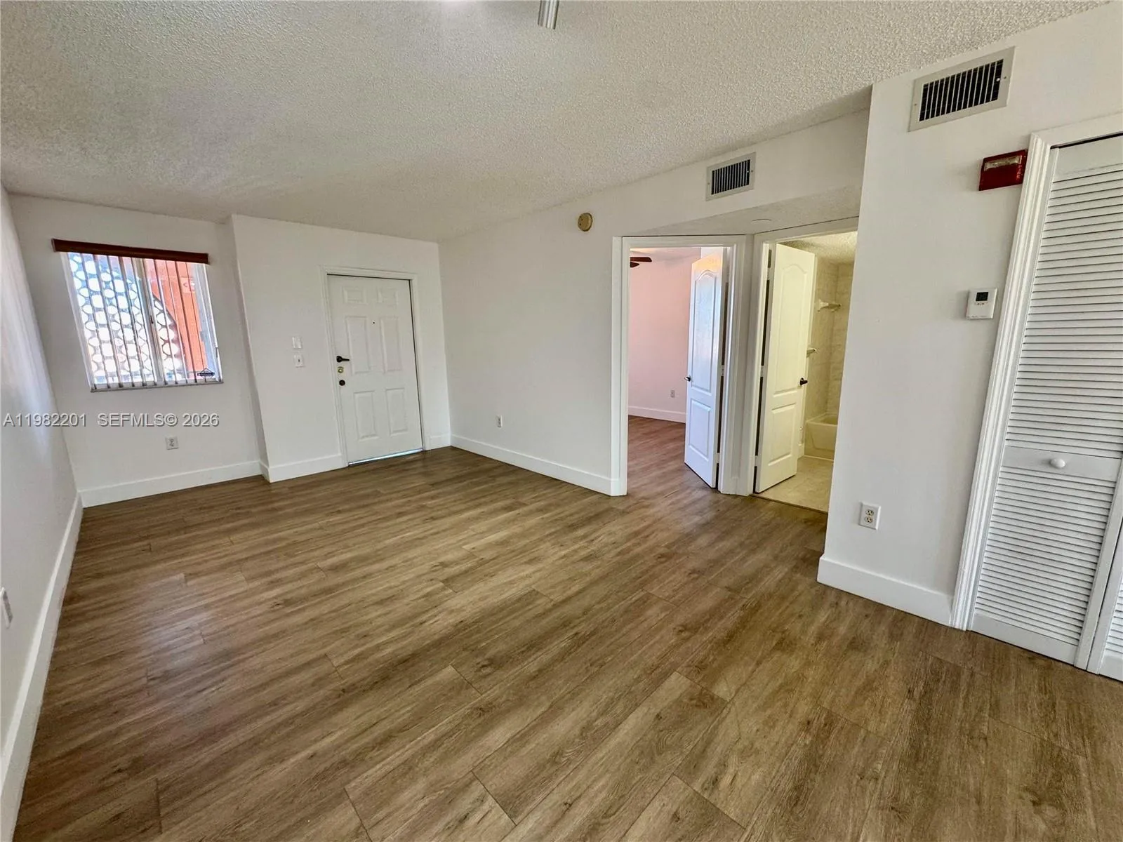4681 Nw 9th St 211, Miami, Florida 33126, Miami, Florida 33126, 2 Bedrooms Bedrooms, ,2 BathroomsBathrooms,Residential Lease,For Rent,4681 Nw 9th St 211, Miami, Florida 33126,A11982201