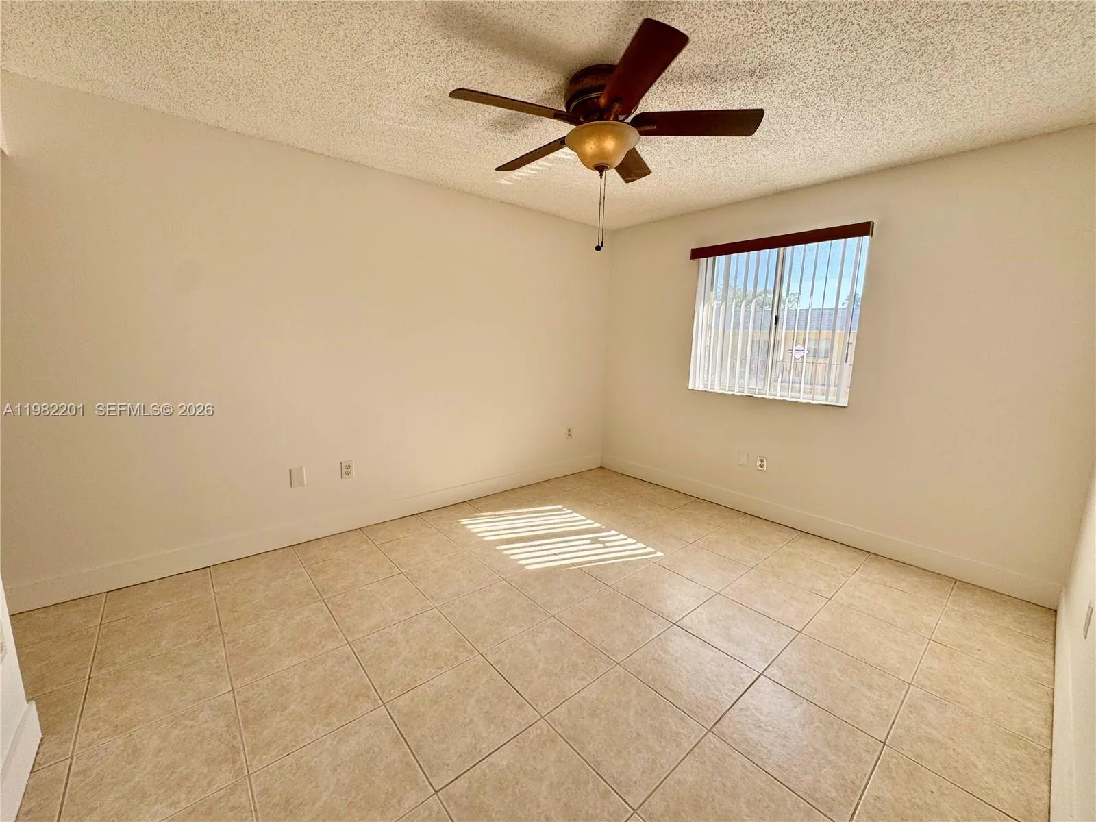 4681 Nw 9th St 211, Miami, Florida 33126, Miami, Florida 33126, 2 Bedrooms Bedrooms, ,2 BathroomsBathrooms,Residential Lease,For Rent,4681 Nw 9th St 211, Miami, Florida 33126,A11982201