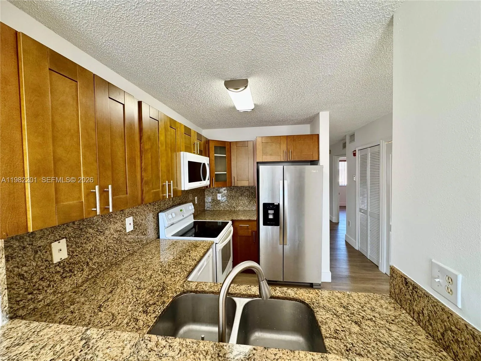 4681 Nw 9th St 211, Miami, Florida 33126, Miami, Florida 33126, 2 Bedrooms Bedrooms, ,2 BathroomsBathrooms,Residential Lease,For Rent,4681 Nw 9th St 211, Miami, Florida 33126,A11982201