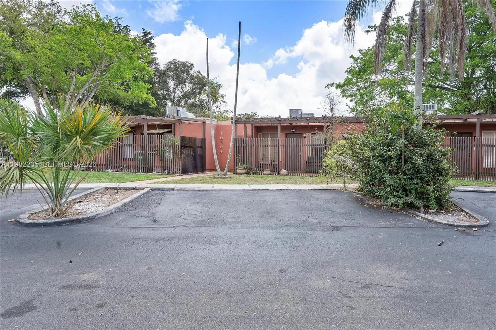 10304 Fairway Rd, Pembroke Pines, Florida 33026, Pembroke Pines, Florida 33026, 3 Bedrooms Bedrooms, ,2 BathroomsBathrooms,Residential,For Sale,10304 Fairway Rd, Pembroke Pines, Florida 33026,A11982205