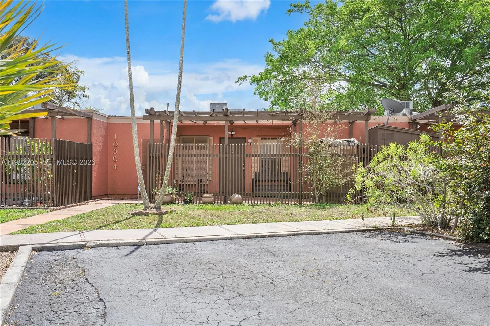 10304 Fairway Rd, Pembroke Pines, Florida 33026, Pembroke Pines, Florida 33026, 3 Bedrooms Bedrooms, ,2 BathroomsBathrooms,Residential,For Sale,10304 Fairway Rd, Pembroke Pines, Florida 33026,A11982205