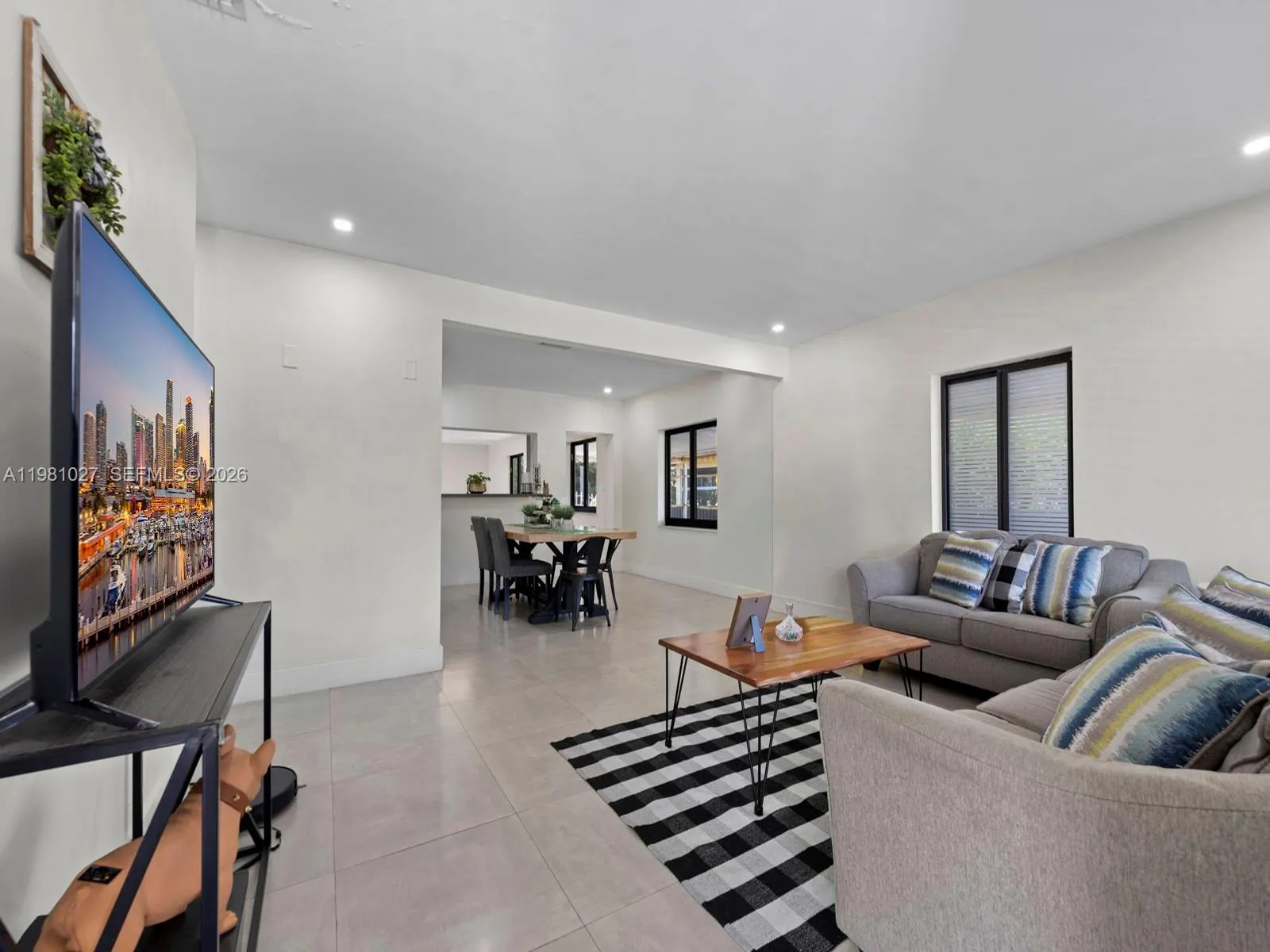 252 E 36th St, Hialeah, Florida 33013, Hialeah, Florida 33013, ,Residential Income,For Sale,252 E 36th St, Hialeah, Florida 33013,A11981027