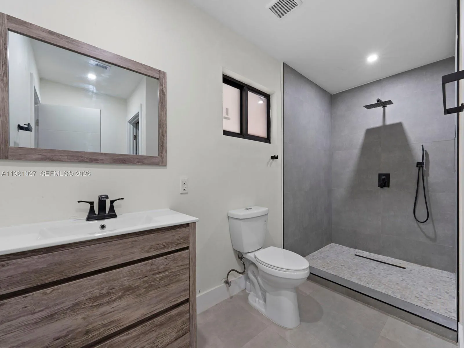 252 E 36th St, Hialeah, Florida 33013, Hialeah, Florida 33013, ,Residential Income,For Sale,252 E 36th St, Hialeah, Florida 33013,A11981027