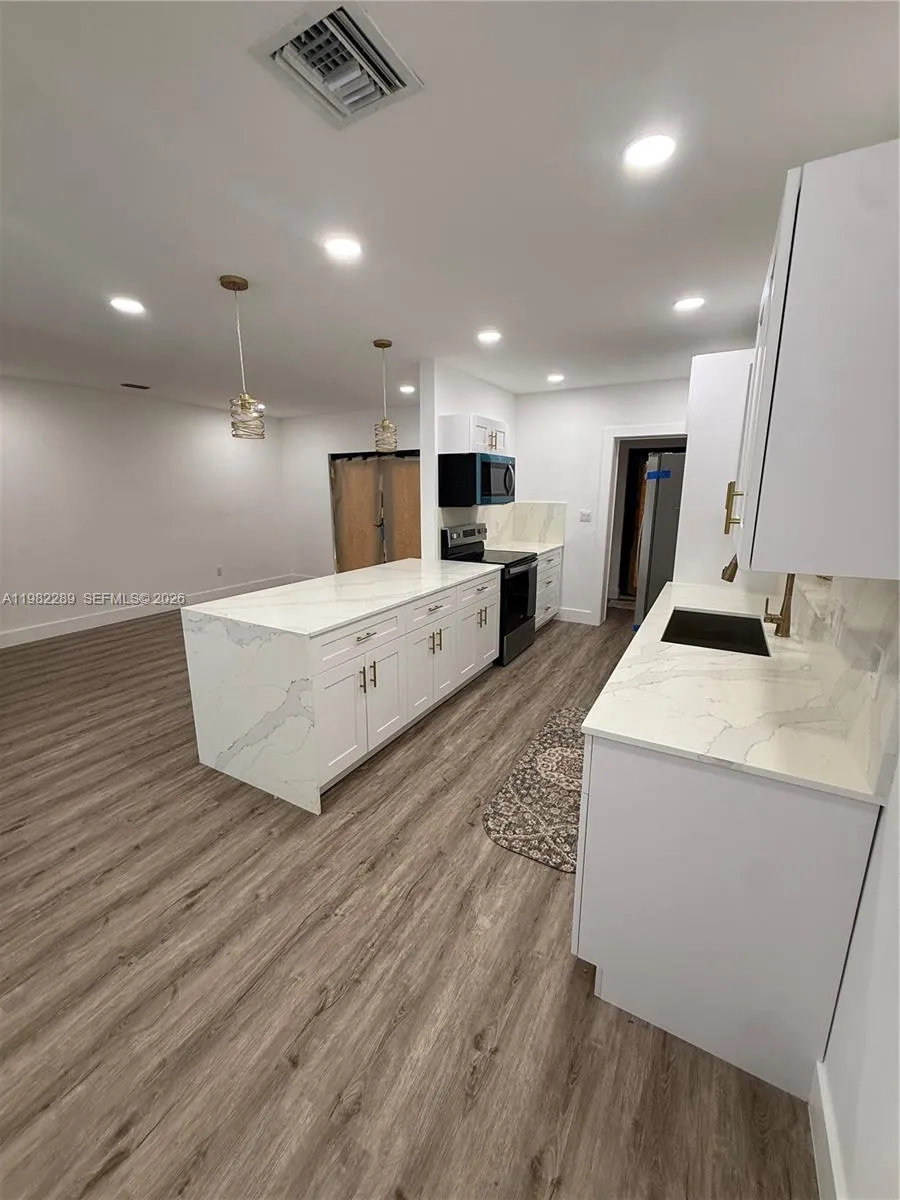 1014 W 66th St, Hialeah, Florida 33012, Hialeah, Florida 33012, 3 Bedrooms Bedrooms, ,2 BathroomsBathrooms,Residential,For Sale,1014 W 66th St, Hialeah, Florida 33012,A11982289