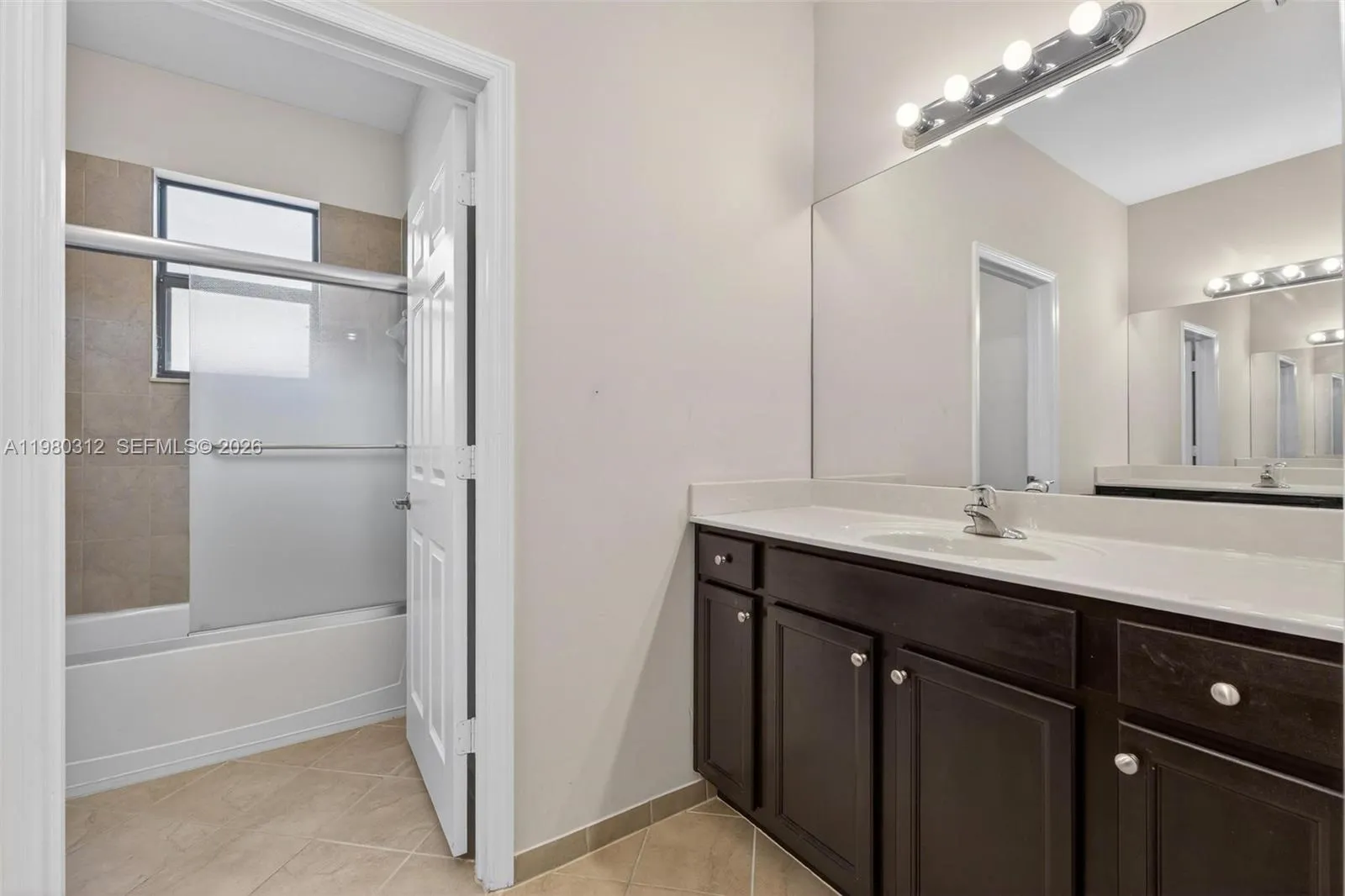 11561 Sw 232nd Ln 11561, Homestead, Florida 33032, Homestead, Florida 33032, 4 Bedrooms Bedrooms, ,2 BathroomsBathrooms,Residential Lease,For Rent,11561 Sw 232nd Ln 11561, Homestead, Florida 33032,A11980312