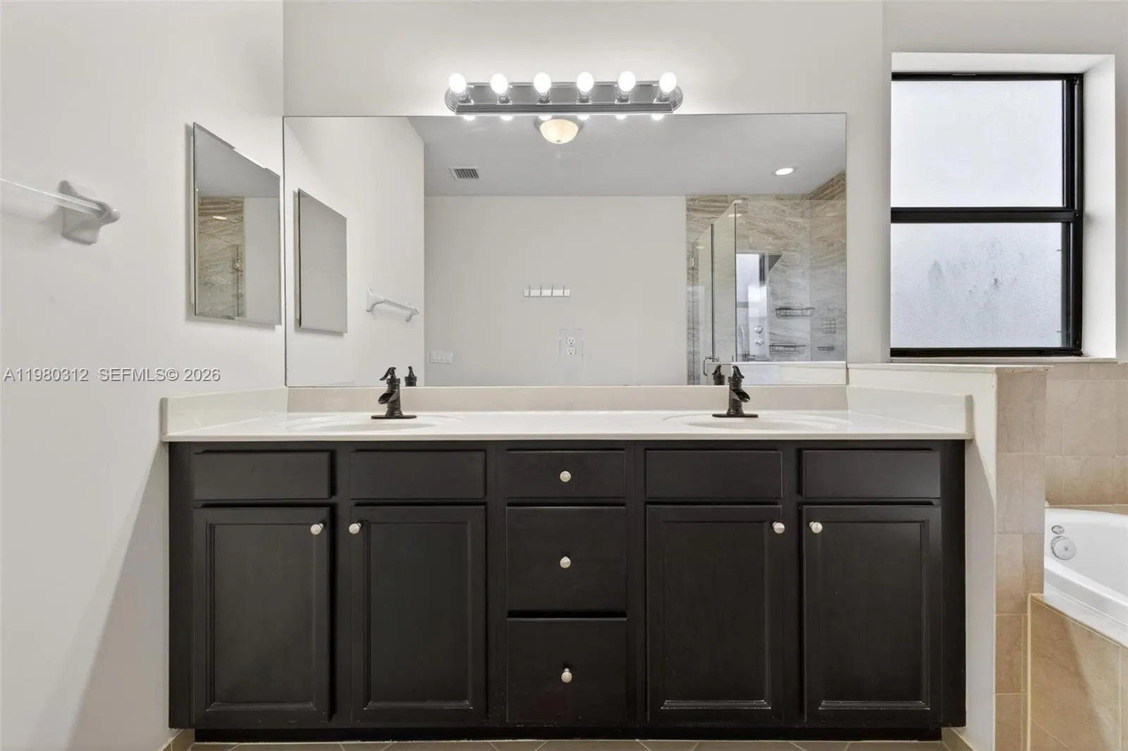 11561 Sw 232nd Ln 11561, Homestead, Florida 33032, Homestead, Florida 33032, 4 Bedrooms Bedrooms, ,2 BathroomsBathrooms,Residential Lease,For Rent,11561 Sw 232nd Ln 11561, Homestead, Florida 33032,A11980312