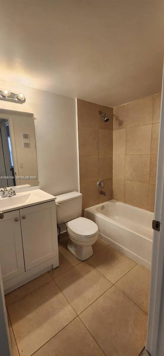 880 Ne 207th Ter 104-10, Miami, Florida 33179, Miami, Florida 33179, 2 Bedrooms Bedrooms, ,2 BathroomsBathrooms,Residential Lease,For Rent,880 Ne 207th Ter 104-10, Miami, Florida 33179,A11981161