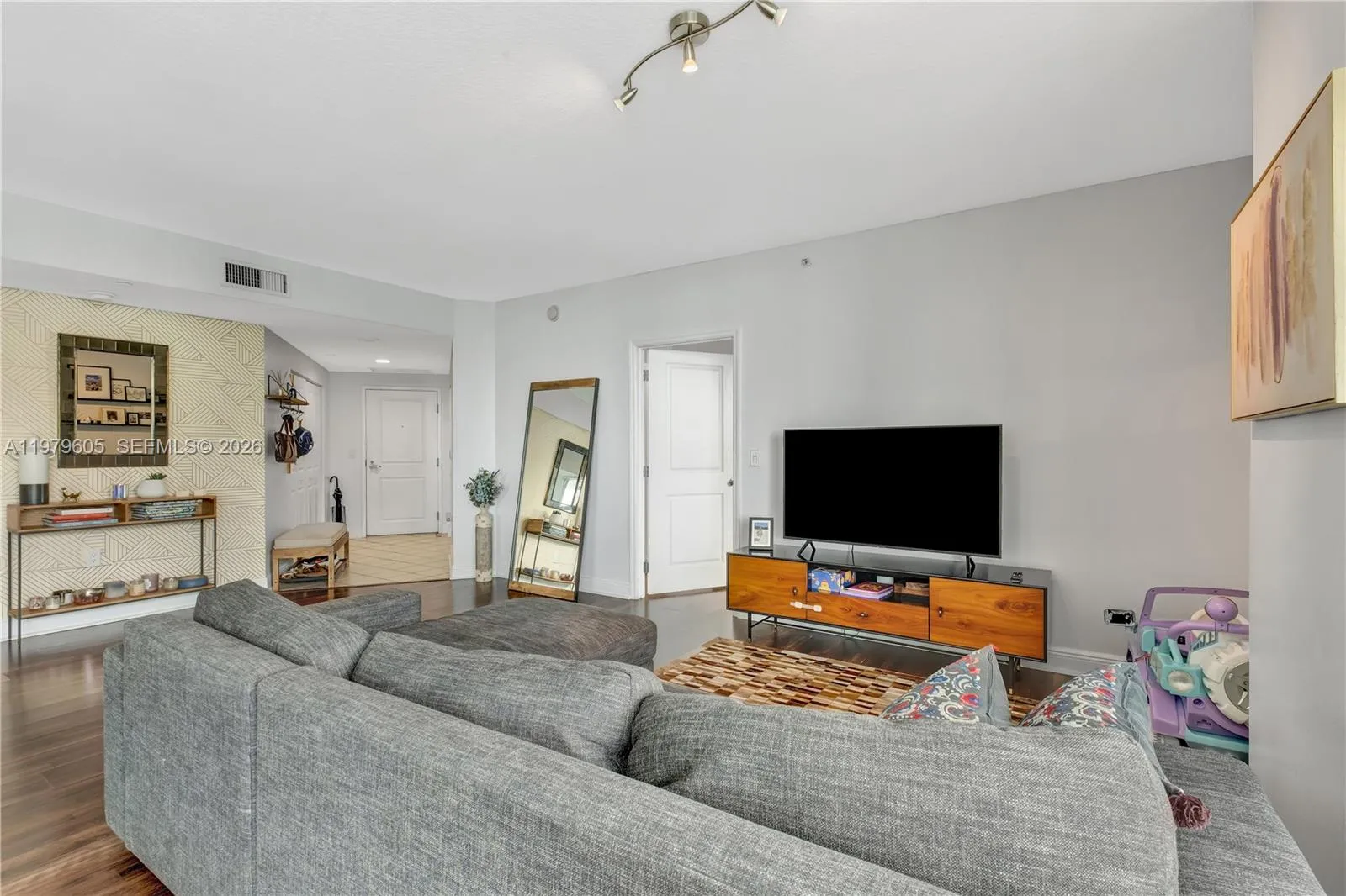 1250 S Miami Ave 2802, Miami, Florida 33130, Miami, Florida 33130, 2 Bedrooms Bedrooms, ,2 BathroomsBathrooms,Residential,For Sale,1250 S Miami Ave 2802, Miami, Florida 33130,A11979605