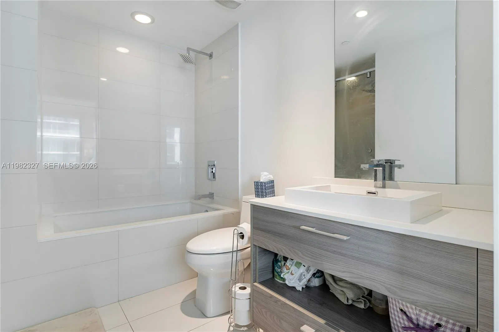 1300 S Miami Ave 2909, Miami, Florida 33130, Miami, Florida 33130, 2 Bedrooms Bedrooms, ,2 BathroomsBathrooms,Residential Lease,For Rent,1300 S Miami Ave 2909, Miami, Florida 33130,A11982327